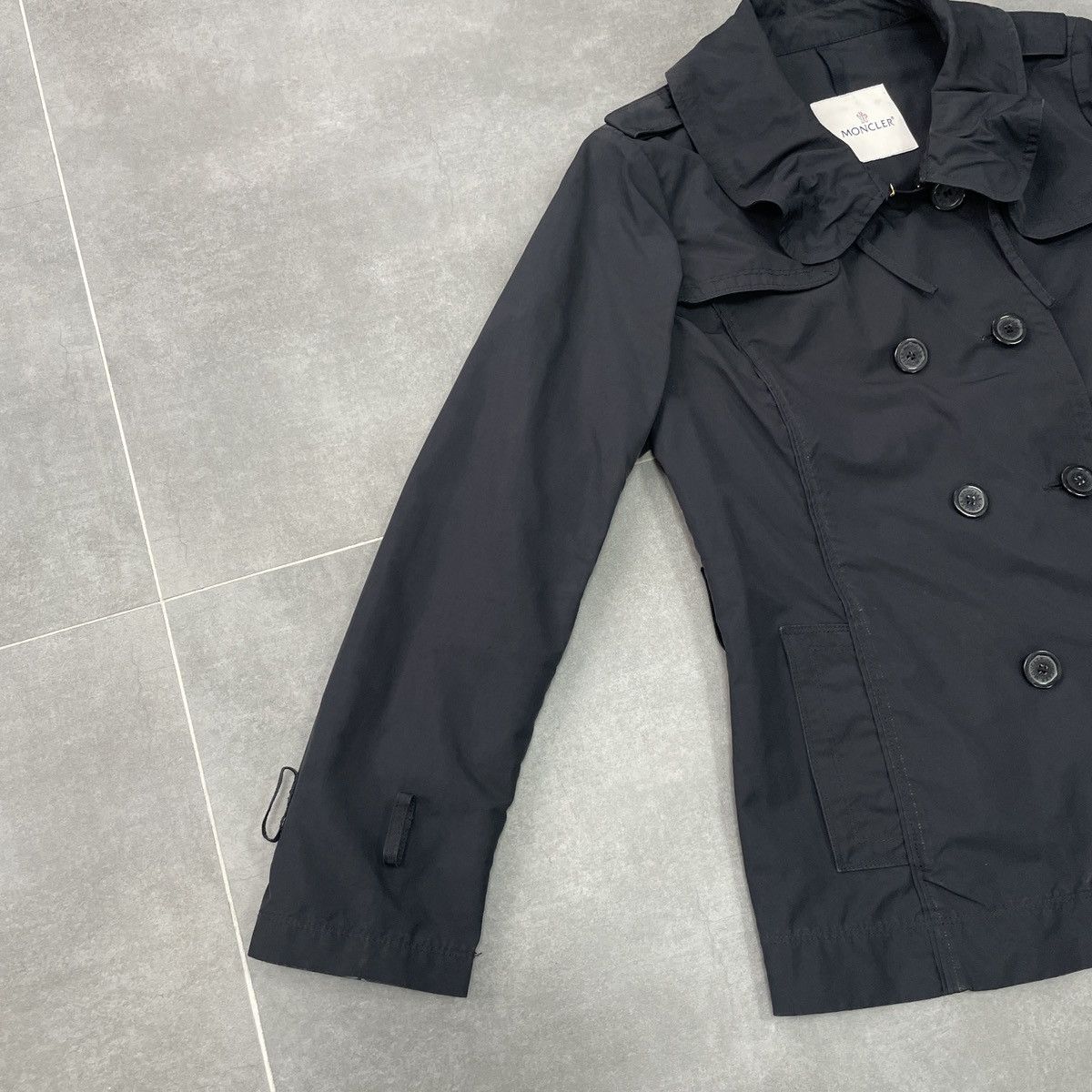 Moncler Authentic Moncler Nerine Women Jacket Size 3 (M) Size M / US 6-8 / IT 42-44 - 3 Thumbnail