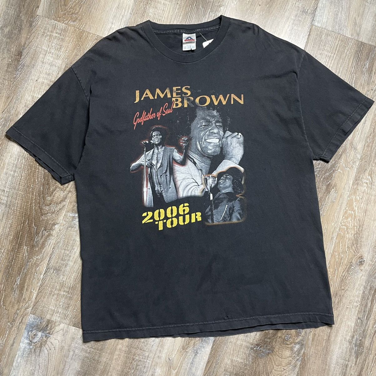 AAA 2006 James Brown Vintage Band Tee Shirt Mens 2XL Tour Rap Size US XXL / EU 58 / 5 - 1 Thumbnail