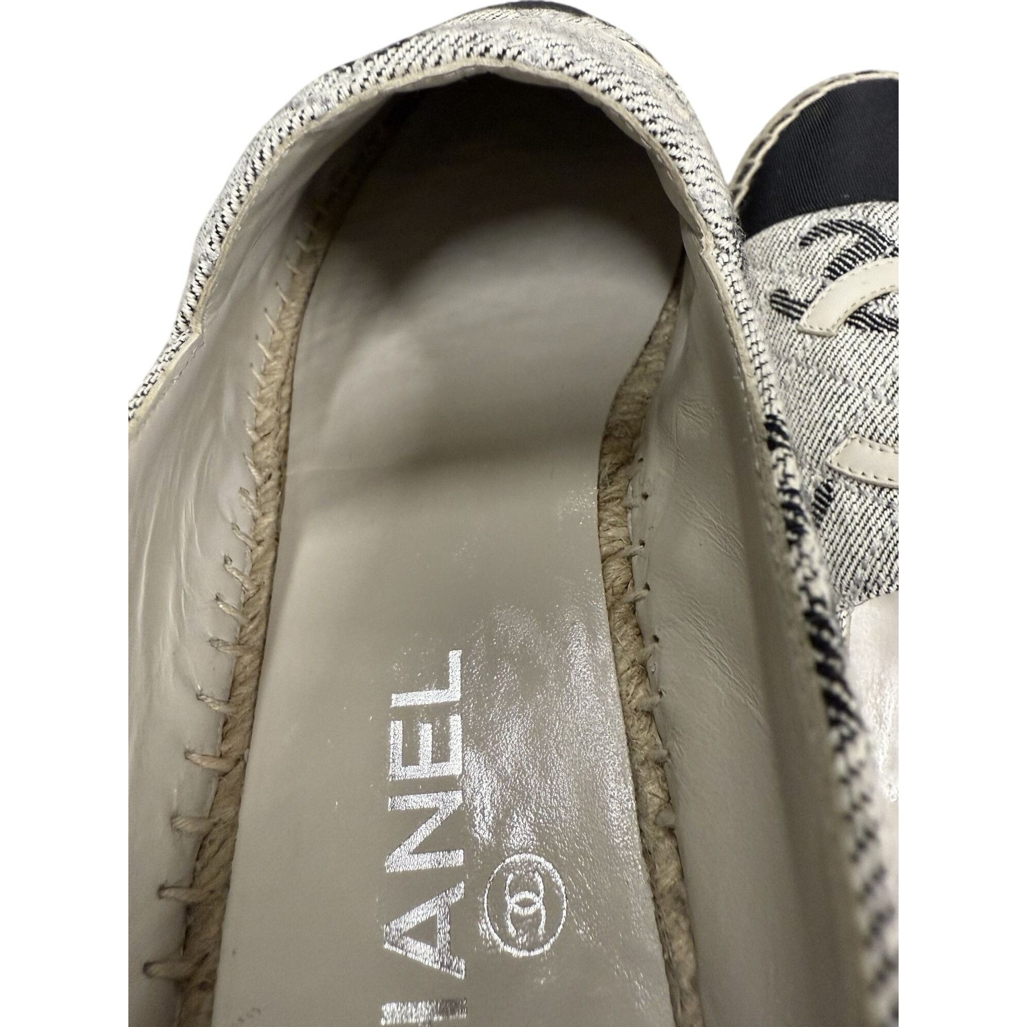 Chanel Chanel Espadrille Flats Canvas & Leather CC Logo Design Blac Size US 9 / IT 39 - 12 Thumbnail