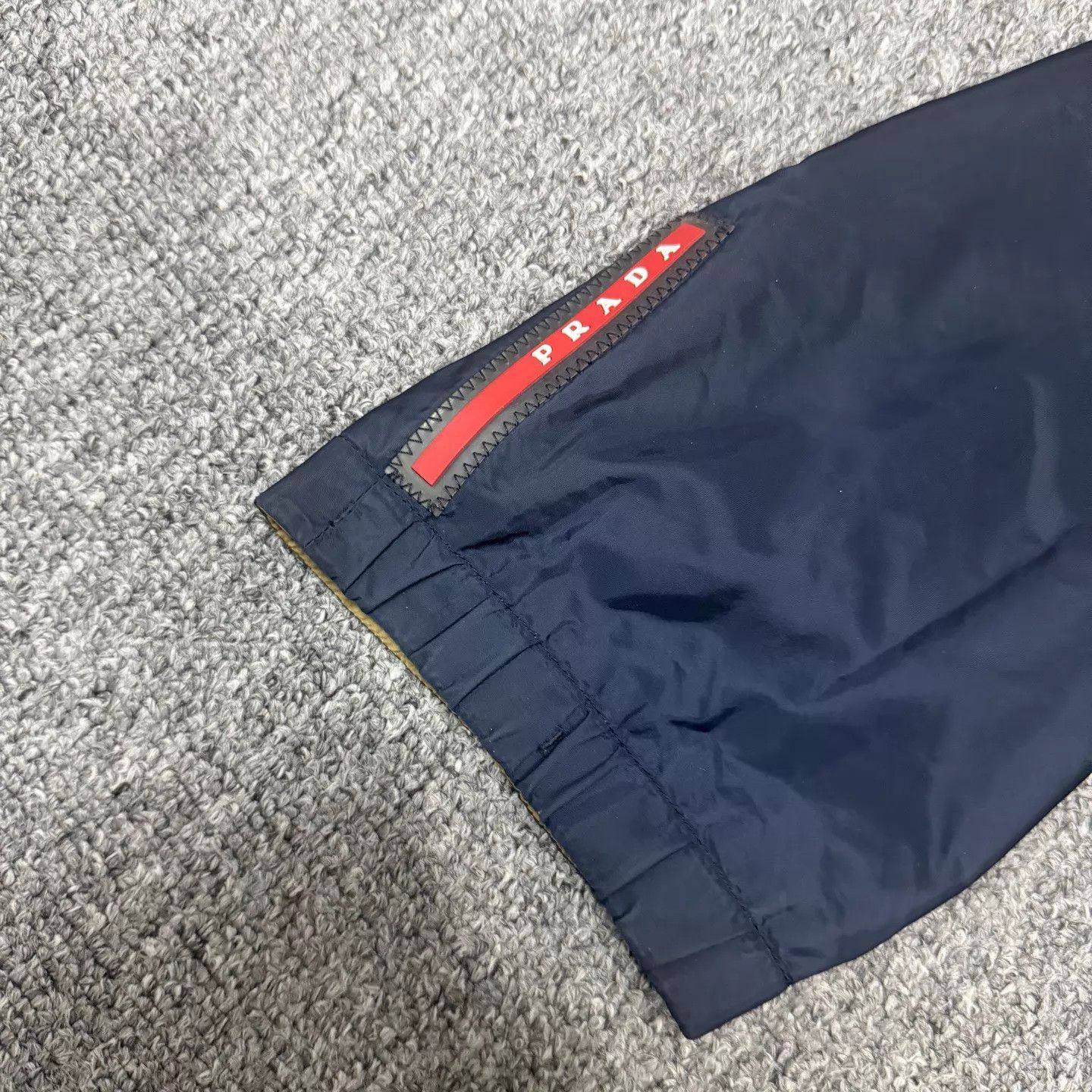 Prada Prada blue green reversible hem logo nylon jacket 54 mint Size US L / EU 52-54 / 3 - 3 Thumbnail