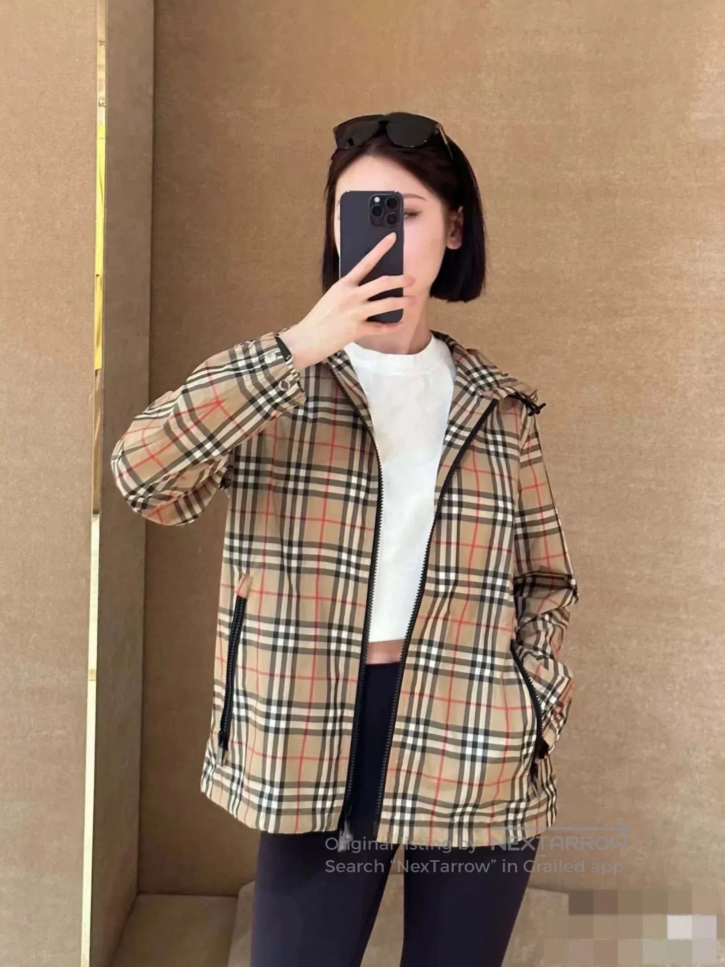 Burberry Burberry Vintage Cropped Plaid Jacket. Size M / US 6-8 / IT 42-44 - 1 Thumbnail