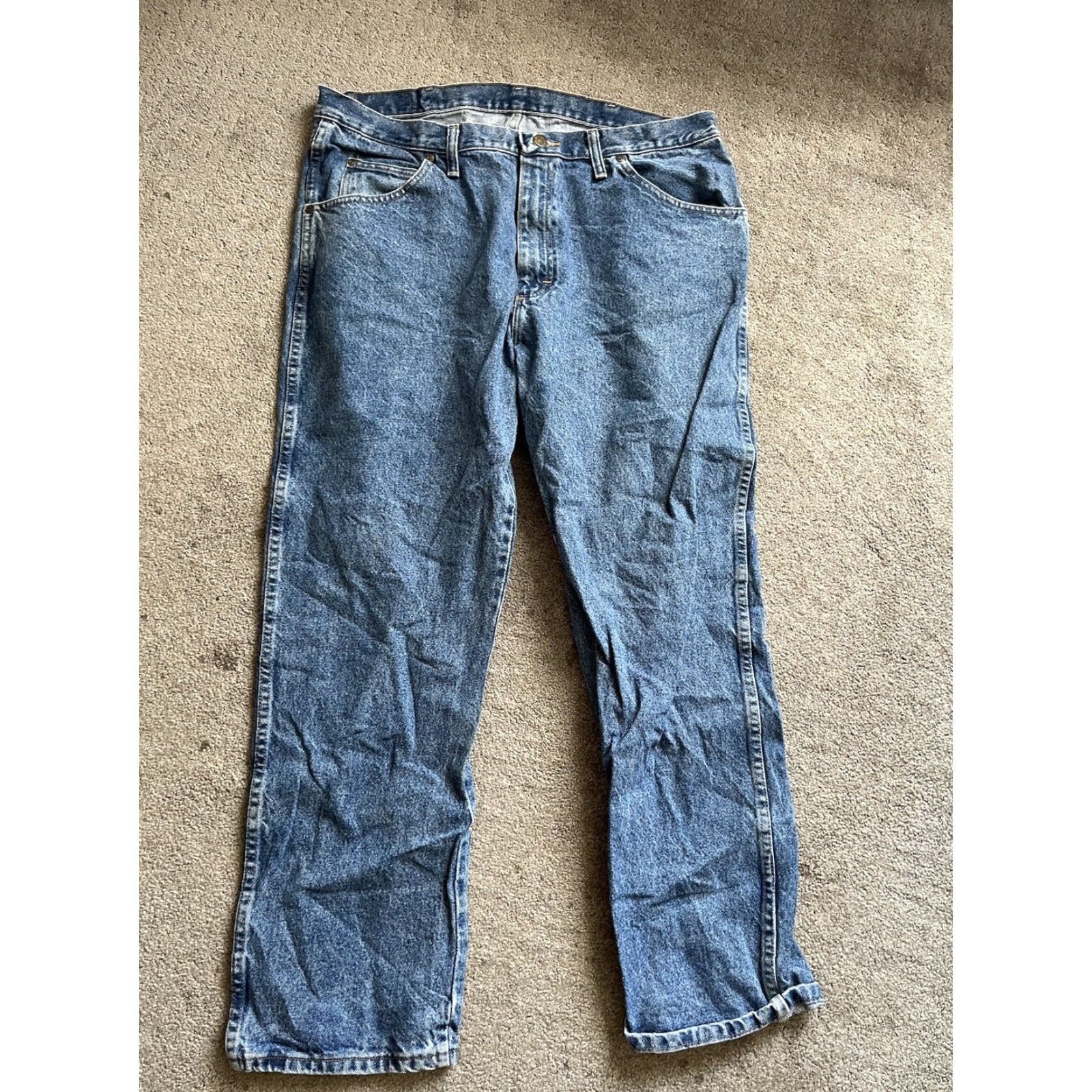 Wrangler VINTAGE Wrangler Mens Regular Fit 100% Cotton Blue Jeans Size 38x30 Distressed Size US 38 / EU 54 - 3 Thumbnail