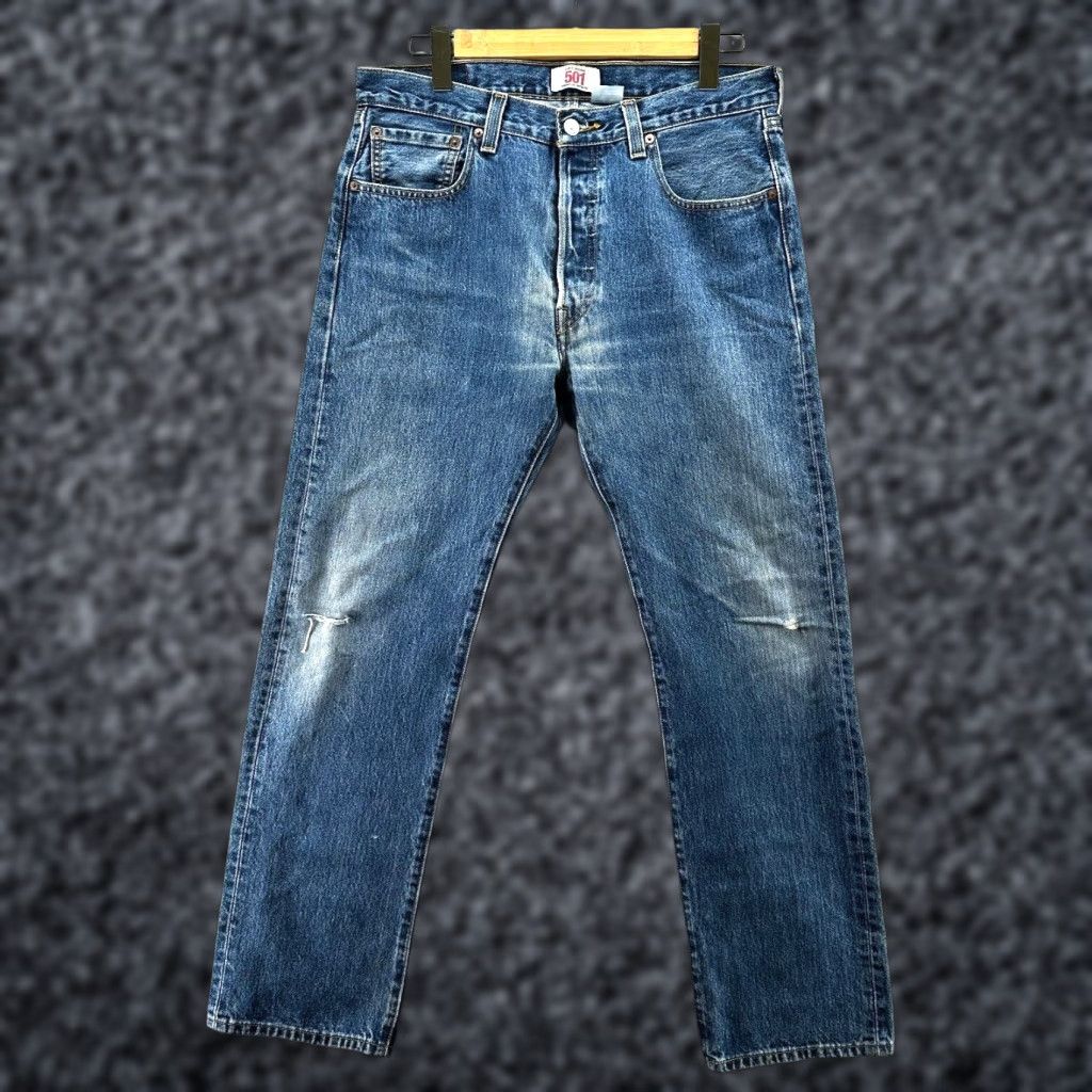 Levi's VINTAGE Levi's 501 Jeans Button Fly Denim Blue Straight Leg 34x32 Men Regular Belt Loops Leather Logo USA 501 Series Size US 34 / EU 50 - 1 Thumbnail