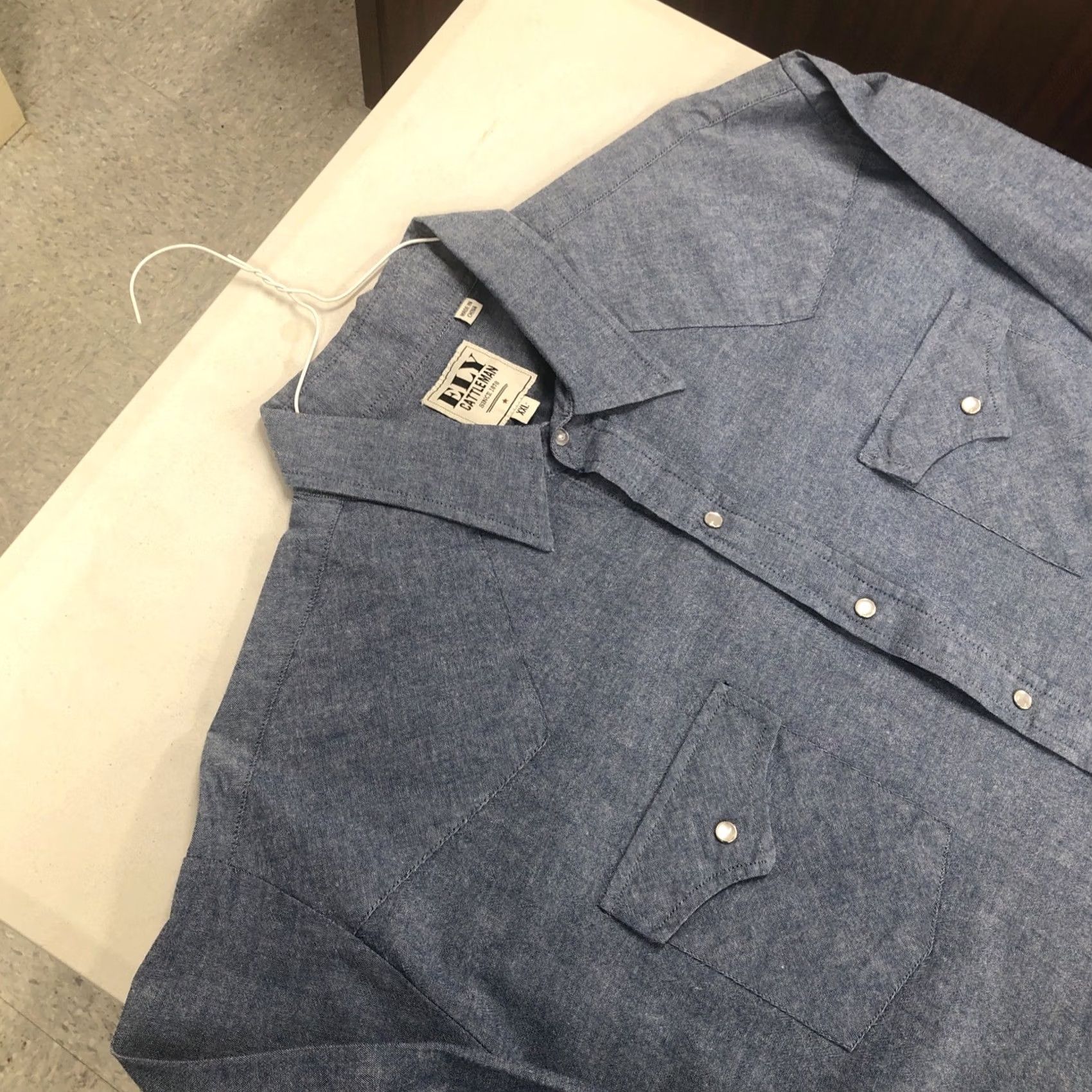 Vintage ELY CATTLEMAN XXL Blue Chambray Western Shirt - Mens Casual - Snap Button Up Size US XXL / EU 58 / 5 - 2 Thumbnail