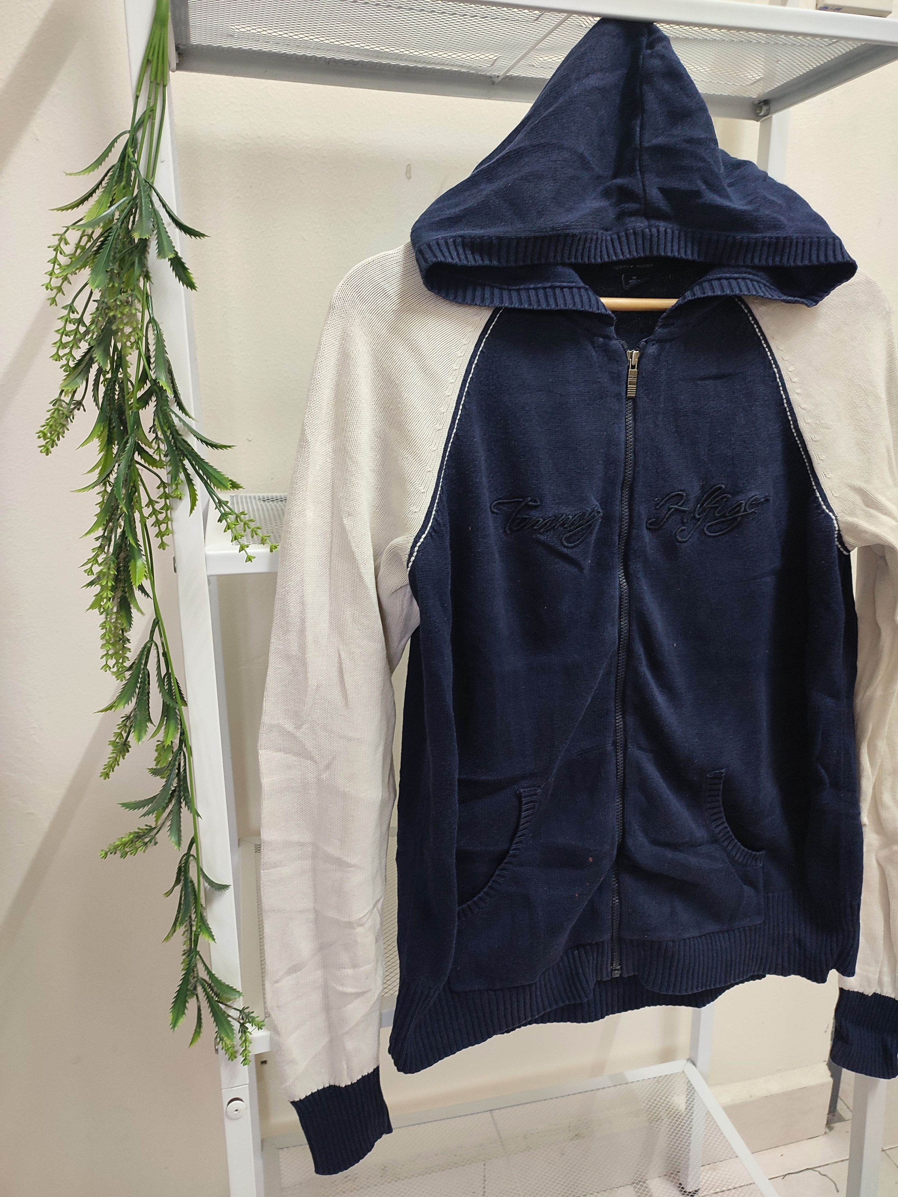 Tommy Hilfiger Vintage Tommy Hilfiger Embroidery Knitted Hoodies Size US M / EU 48-50 / 2 - 3 Thumbnail