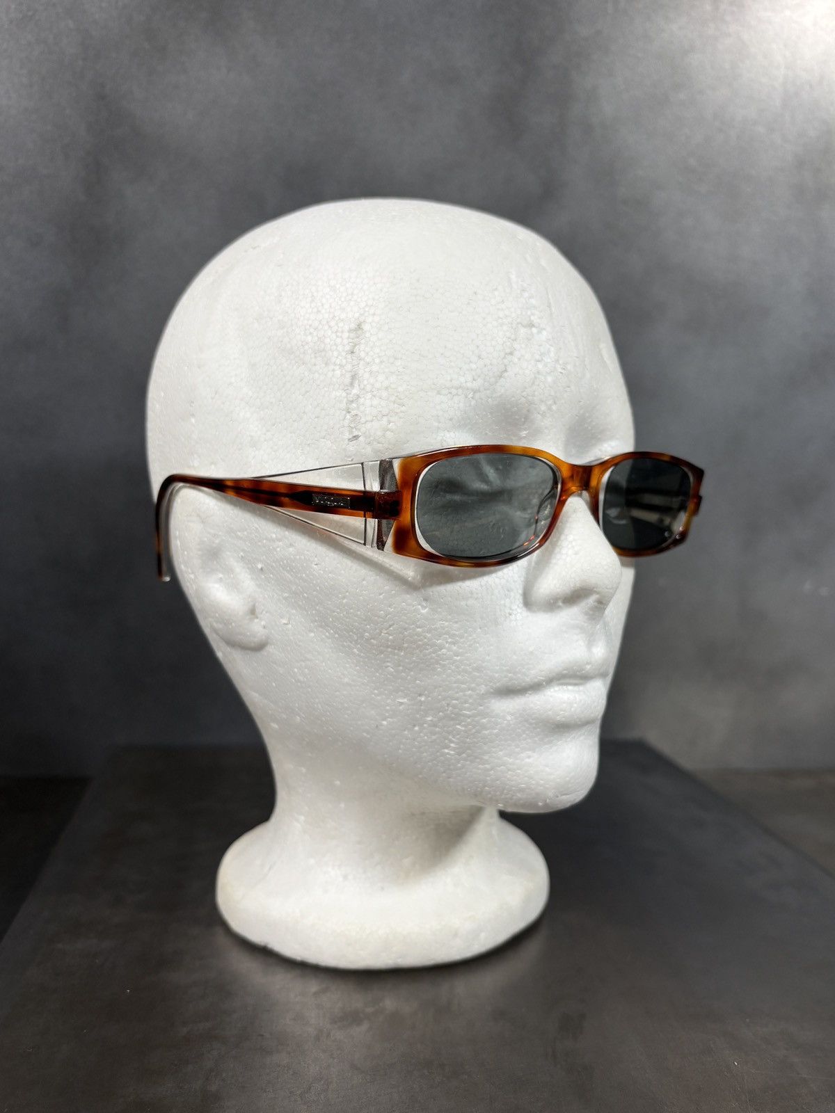 Vogue Vintage Vogue Sunglasses Y2K Petite Office Siren Bayonetta Size ONE SIZE - 2 Thumbnail