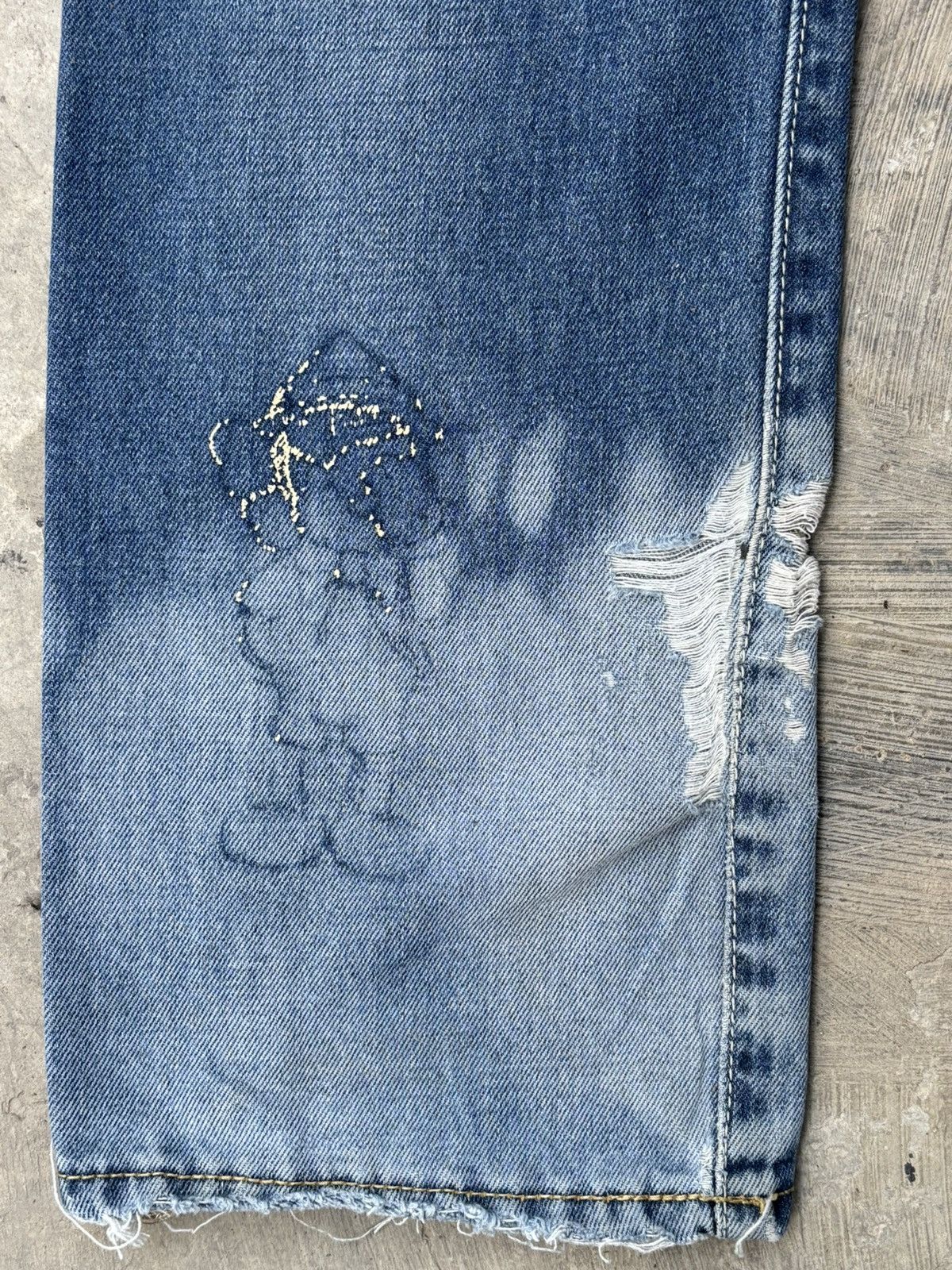 CLOT × Levi's Clot x Levi’s x Original Fake Kaws Size US 31 - 3 Thumbnail