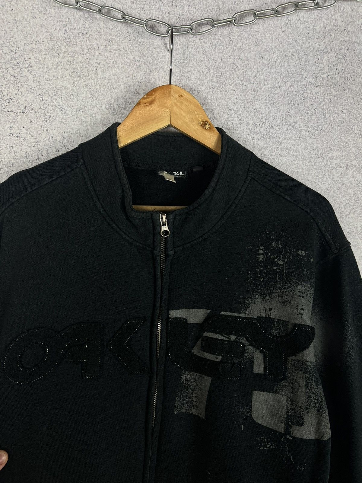 Oakley Vintage Oakley Big Logo Zip Sweatshirt Size US XL / EU 56 / 4 - 2 Thumbnail