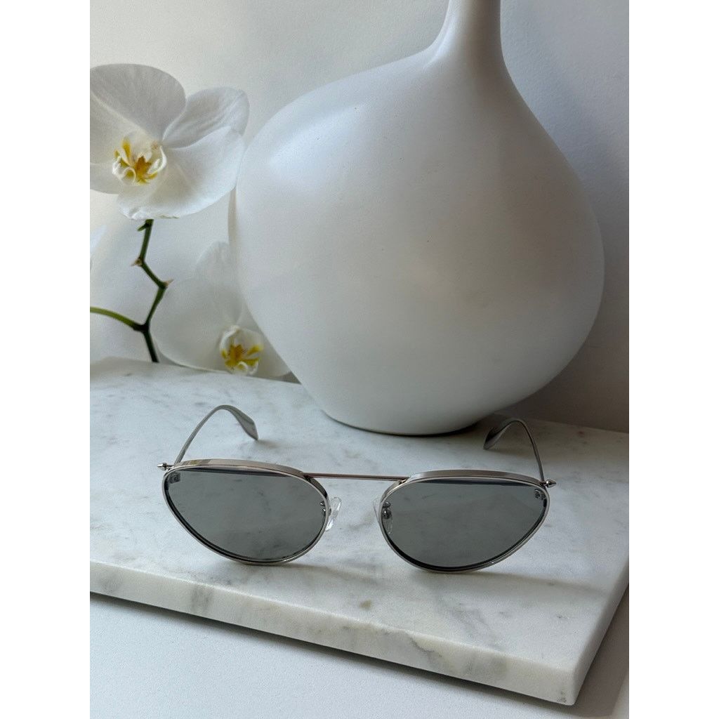Alexander McQueen NEW Alexander McQueen AM0424S Silver Cat Eye Sunglasses Size ONE SIZE - 5 Thumbnail