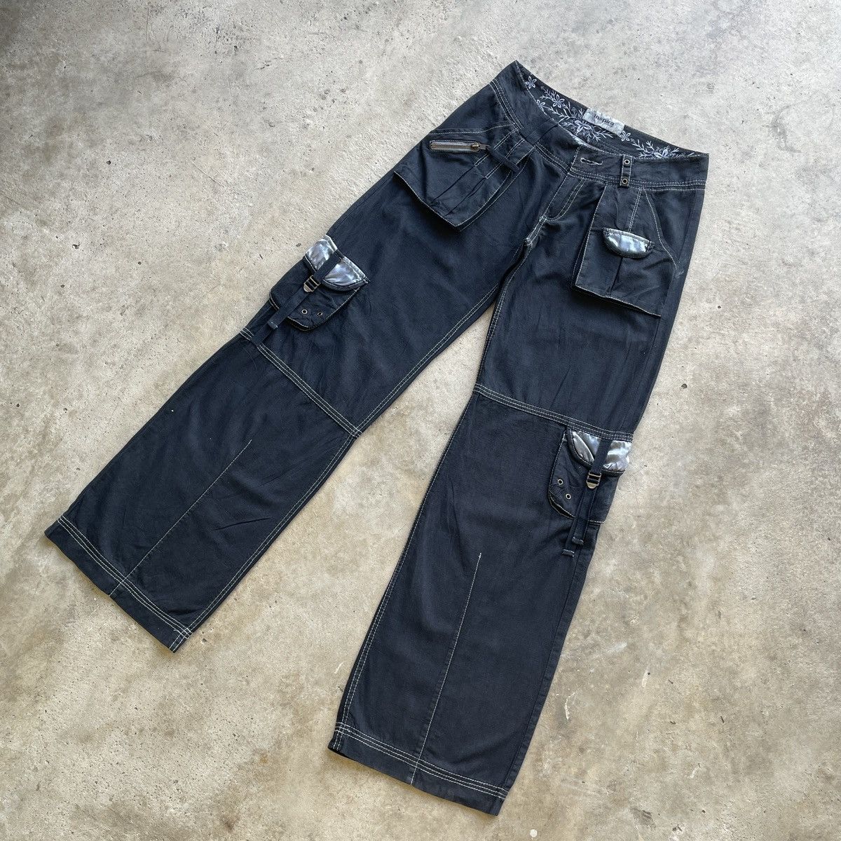 Japanese Brand Vintage Japanese Black Cargo Baggy Pants Tactical W30 Size US 30 / EU 46 - 2 Thumbnail