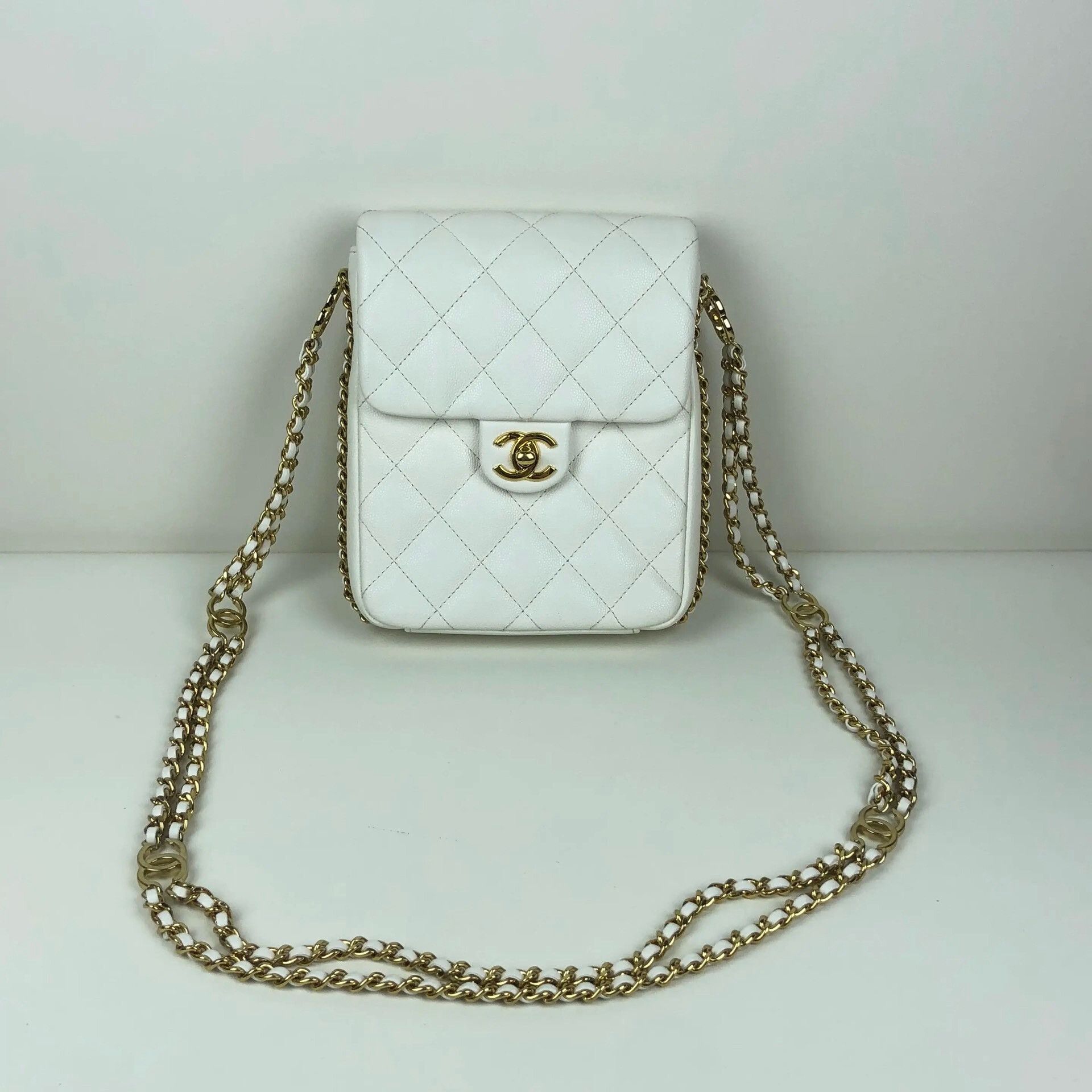 Chanel Pre-loved Bag Very good condition Size ONE SIZE - 1 Thumbnail