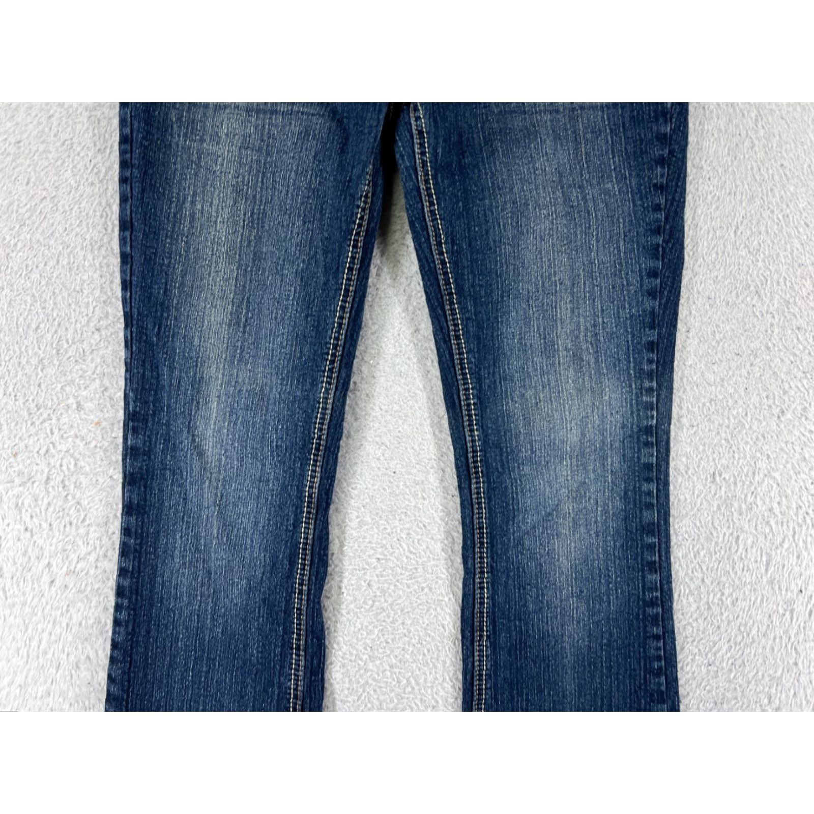 Vintage Rue 21 Jeans Womens Slim Bootcut Denim Blue 7 Moderate Wash Cotton Stretch Five-Pocket Rise Low Womens jeans Size 28" / US 6 / IT 42 - 6 Thumbnail