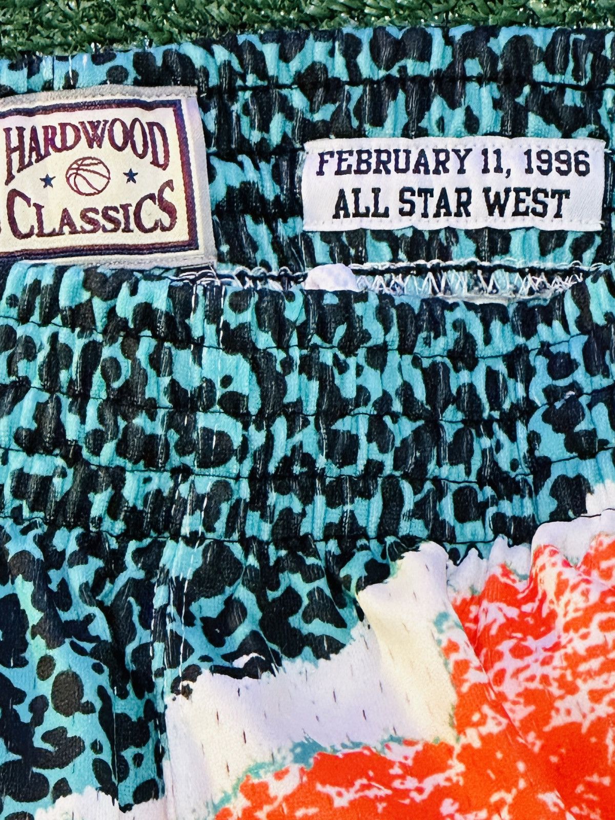 Mitchell & Ness Mitchell & Ness 96 NBA All-Star Game Men's Size M Shorts Size US 34 / EU 50 - 5 Thumbnail