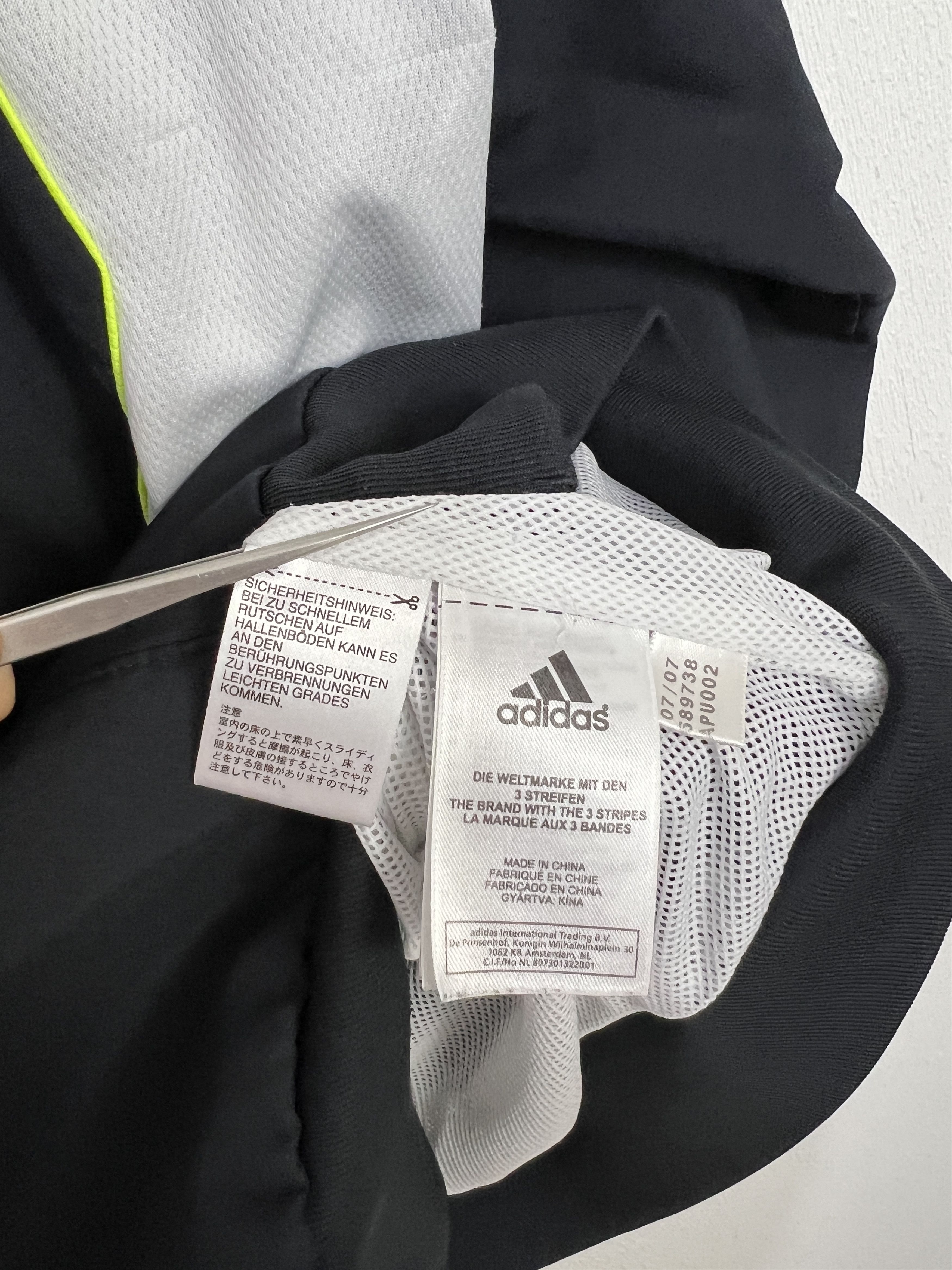 Adidas Vintage Adidas Chelsea Football Jacket Hooded Soccer Size US L / EU 52-54 / 3 - 9 Thumbnail