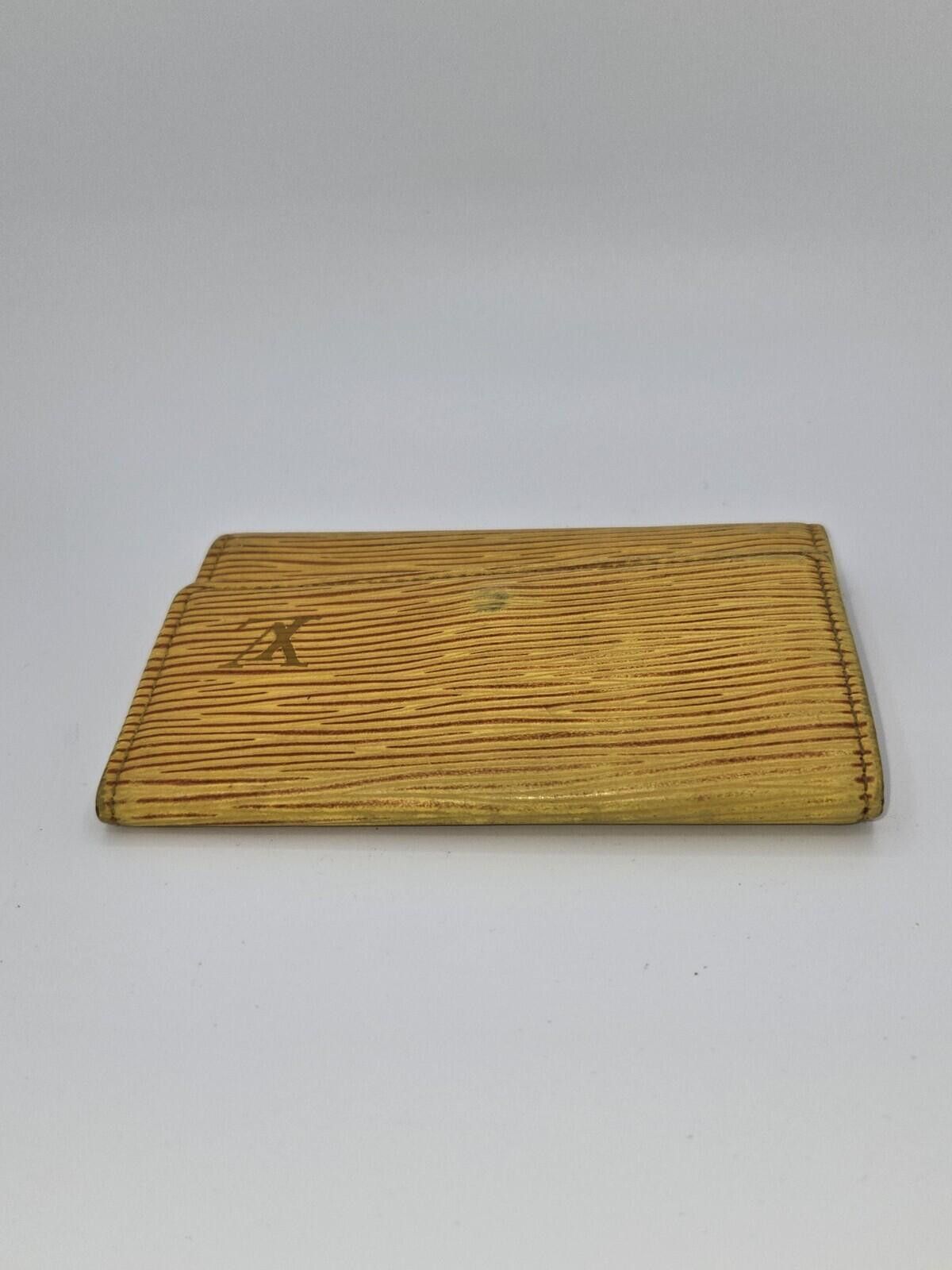 Louis Vuitton Louis Vuitton Vintage 6 Key Holder Yellow Epi Leather MI0953 Size ONE SIZE - 4 Thumbnail