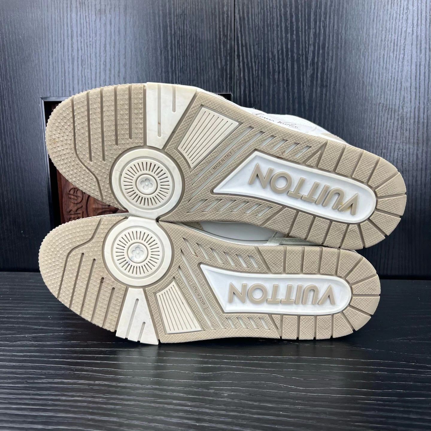 Louis Vuitton LV Trainer Cream White Velcro Strap US7/EUR41 Mint Size US 7 / EU 40 - 8 Thumbnail