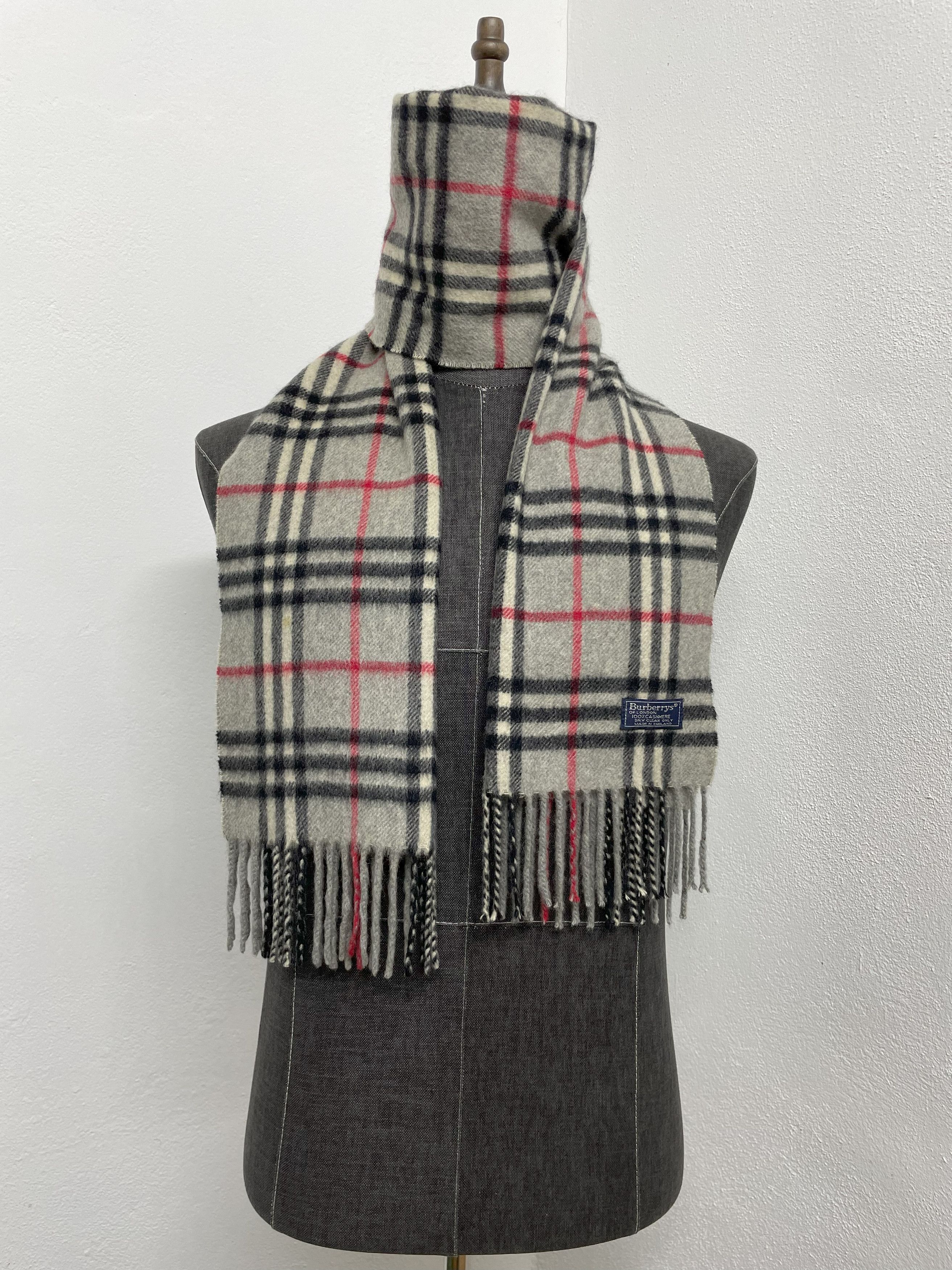 Burberry Burberrys Scarf / Muffler - 6165 Size ONE SIZE - 1 Thumbnail