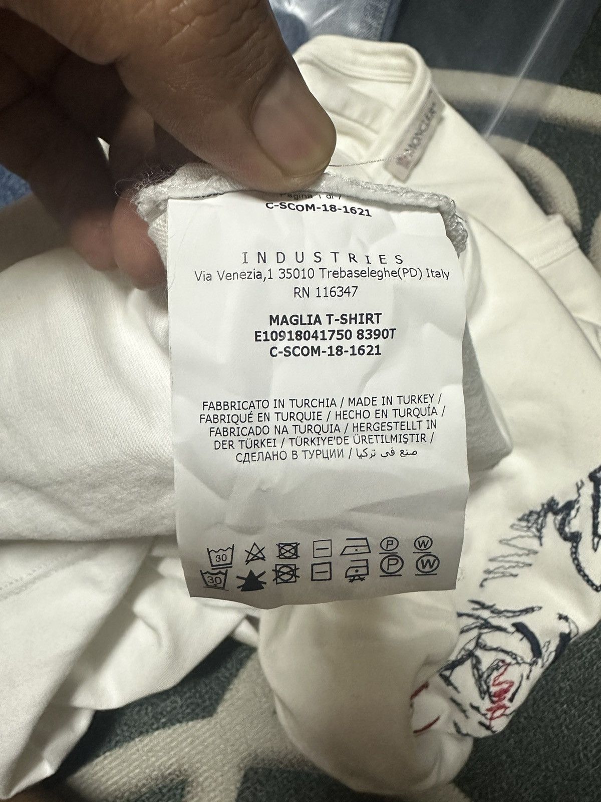 Moncler Moncler hawaii big logos Size US M / EU 48-50 / 2 - 9 Thumbnail