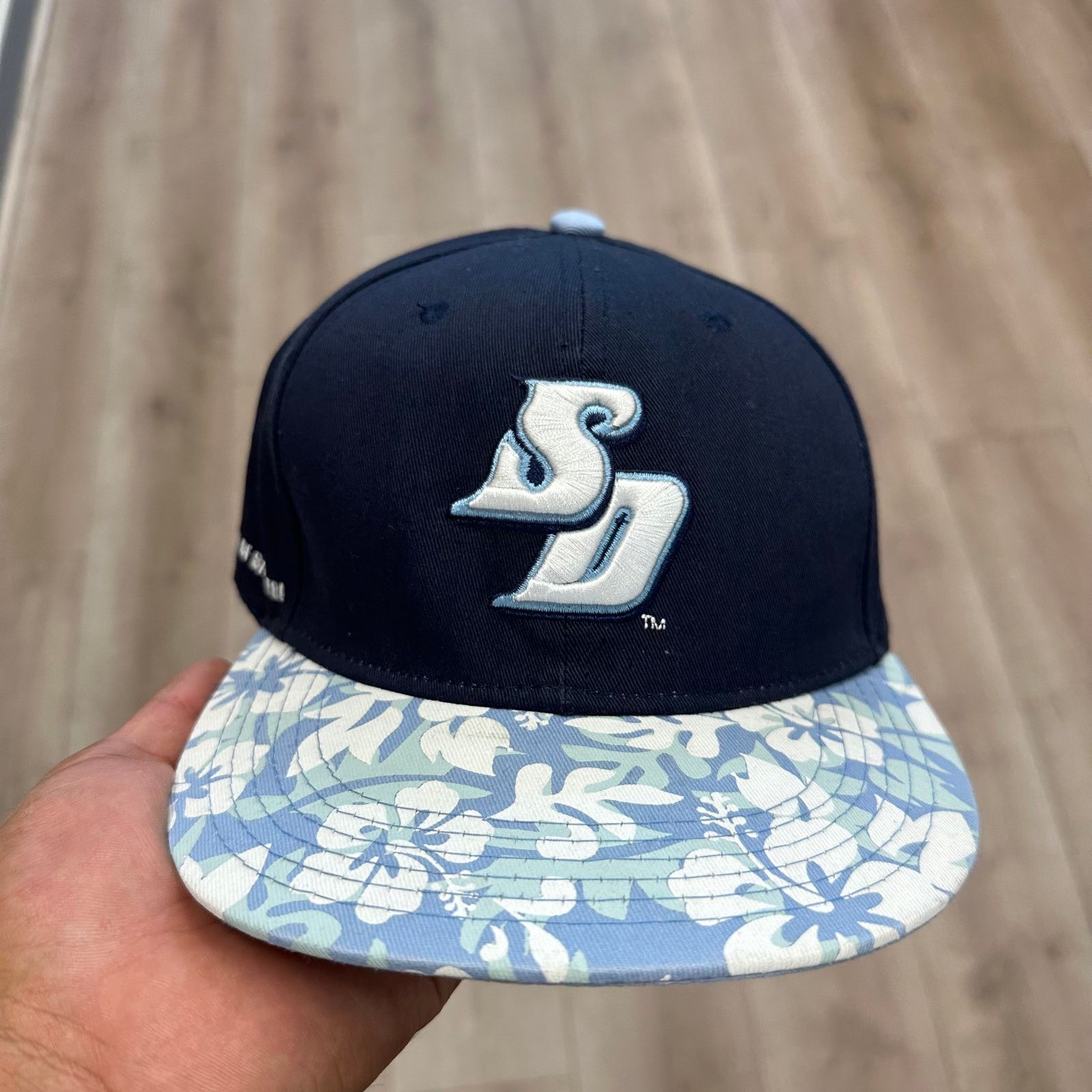 New Era University of San Diego Toreros New Era tropical floral Hat Size ONE SIZE - 2 Thumbnail