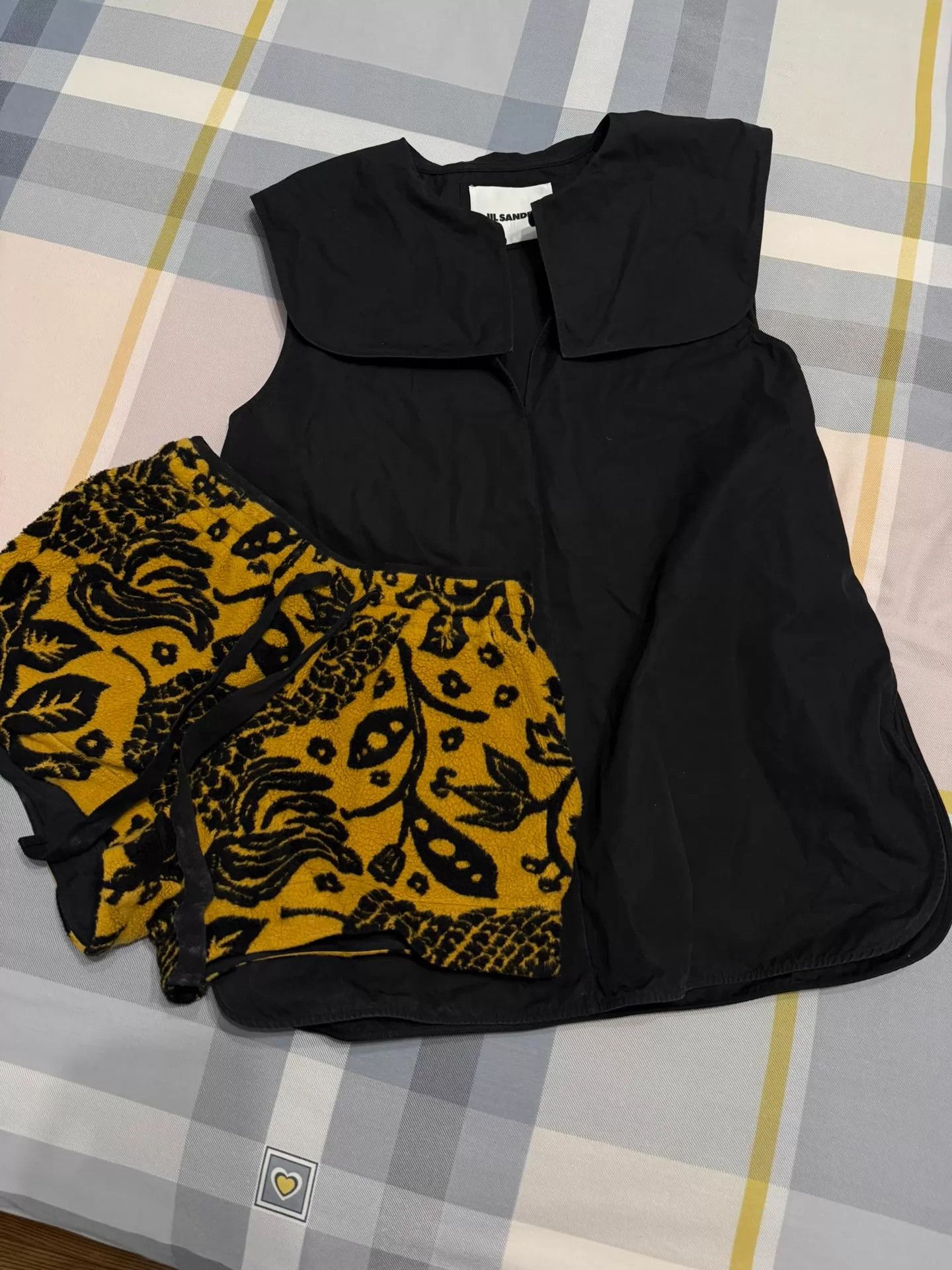 Jil Sander Jil Sander top & short set 9/10 authentic Size XS / US 0-2 / IT 36-38 - 1 Thumbnail