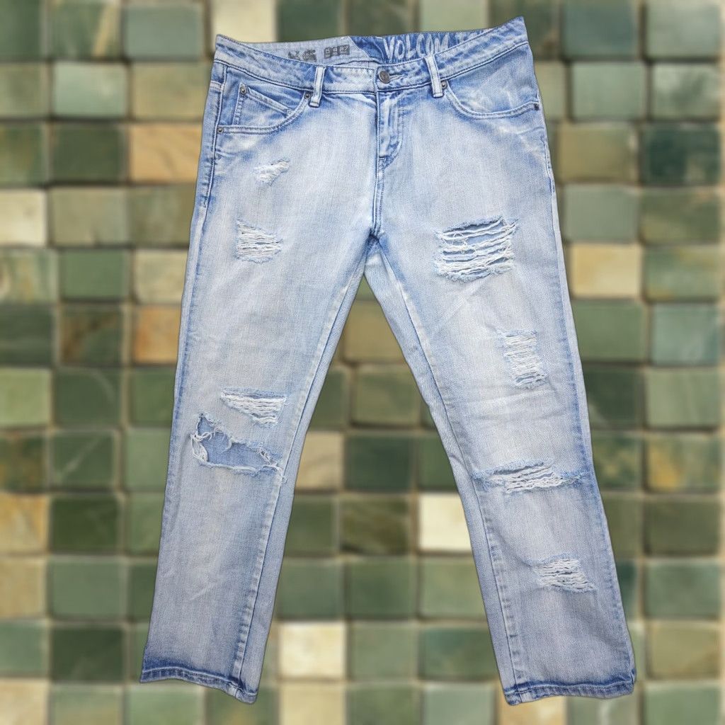 Volcom Volcom Jeans Boyfriend Slim Stoned Distressed Light Blue 32in Inseam 5 Juniors Size 5 USA Logo Crop 5-Pocket Denim Size 27" / US 4 / IT 40 - 1 Thumbnail