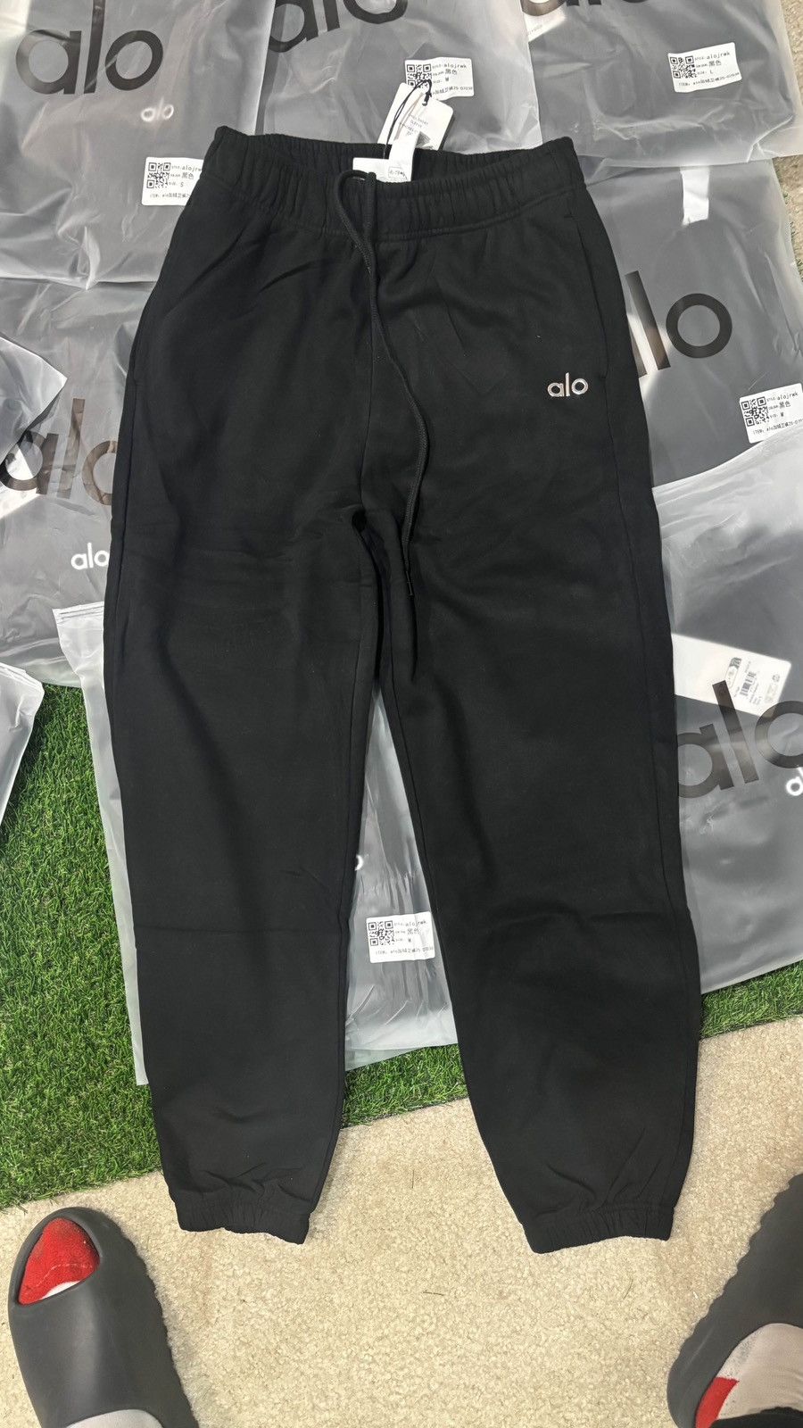 Alo Alo Sweatpants Size S Size US 30 / EU 46 - 1 Thumbnail