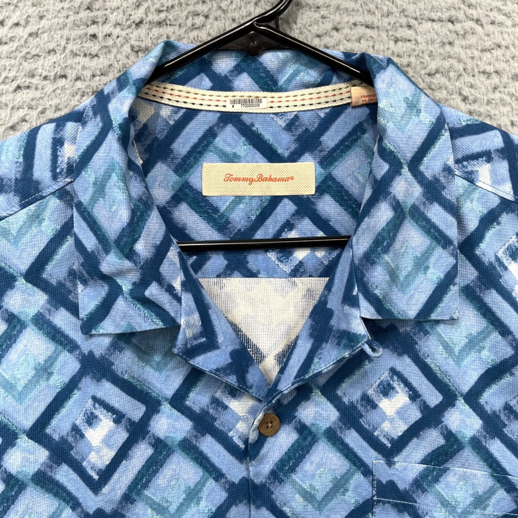 Tommy Bahama Tommy Bahama Camp Shirt Mens XL Blue Geometric Silk Hawaiian Loop Collar Cruise Shirt Size US XL / EU 56 / 4 - 2 Thumbnail