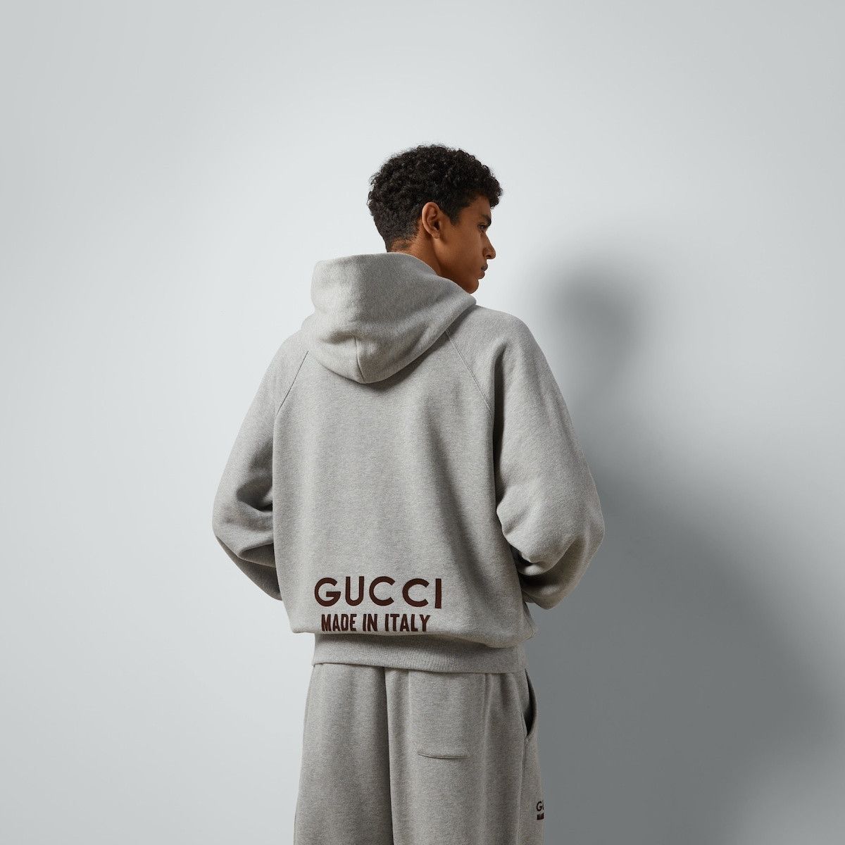 Gucci o1s1wg110925 Cotton Hooded Sweatshirt With Print in Grey Size US L / EU 52-54 / 3 - 6 Thumbnail