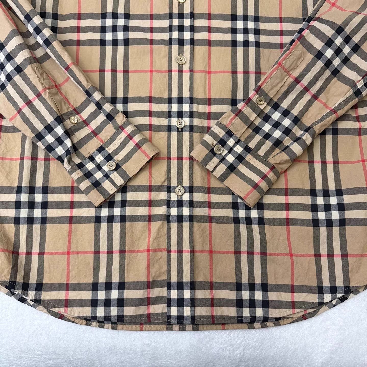 Burberry Burberry Khaki Plaid Shirt Q10 Size US L / EU 52-54 / 3 - 3 Thumbnail