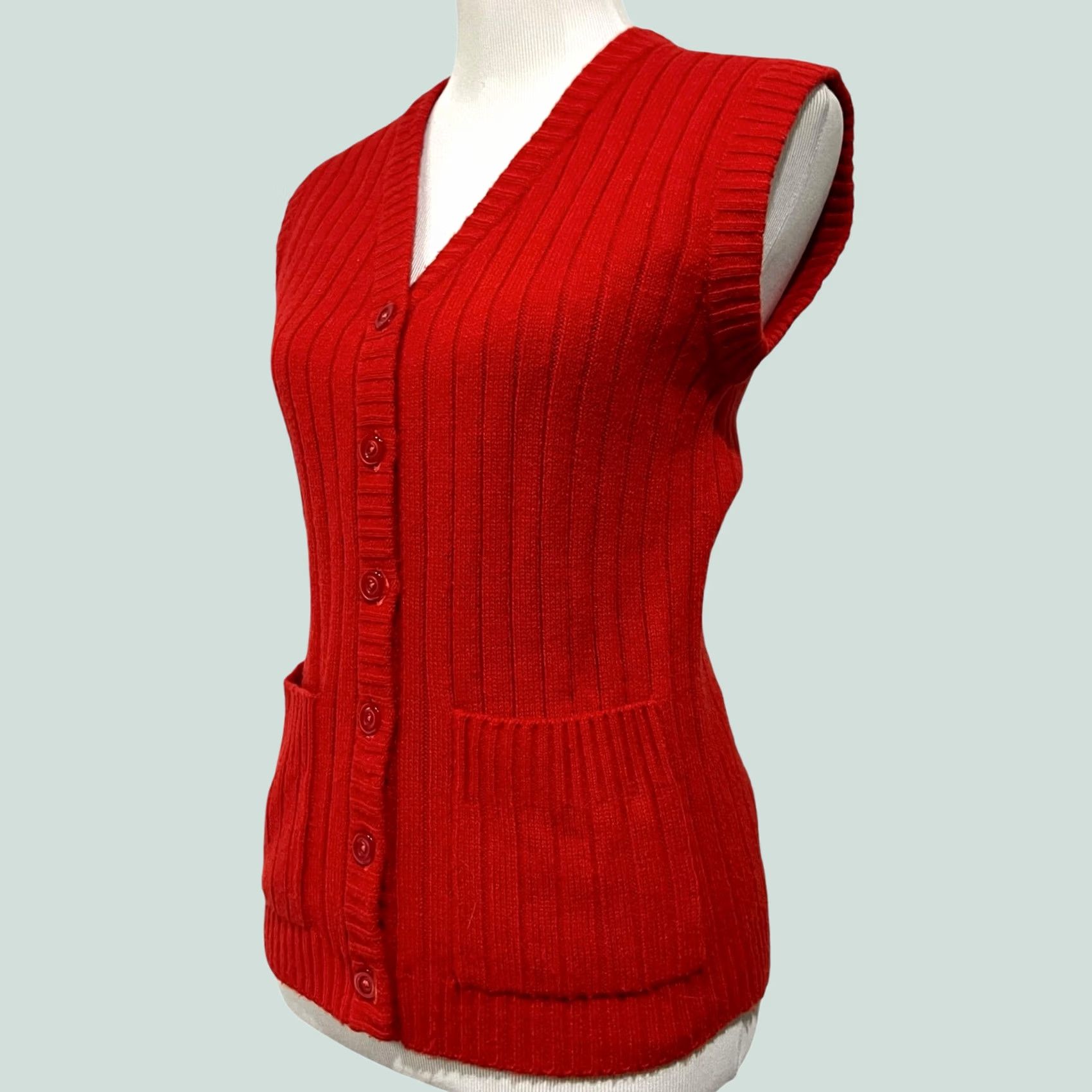 Vintage Merville Women’s Vest Sweater 80s Red V-Neck Pockets Button Front Sz M Vintage Size M / US 6-8 / IT 42-44 - 1 Thumbnail