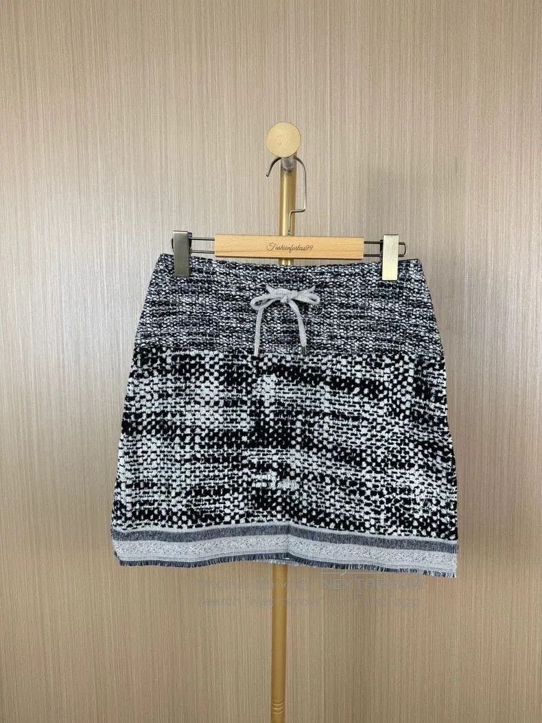 Chanel Chanel Terry Cloth Mini Skirt. Size US 36 / EU 52 - 1 Thumbnail