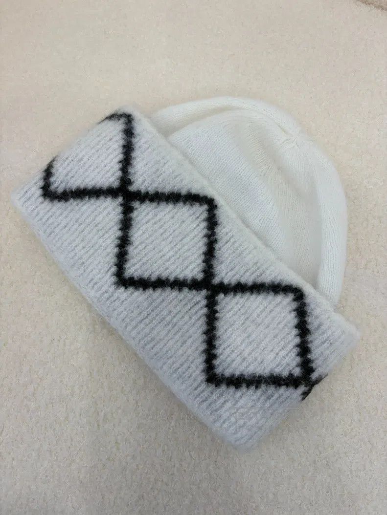 Chanel Chanel White plaid hat Size ONE SIZE - 2 Thumbnail
