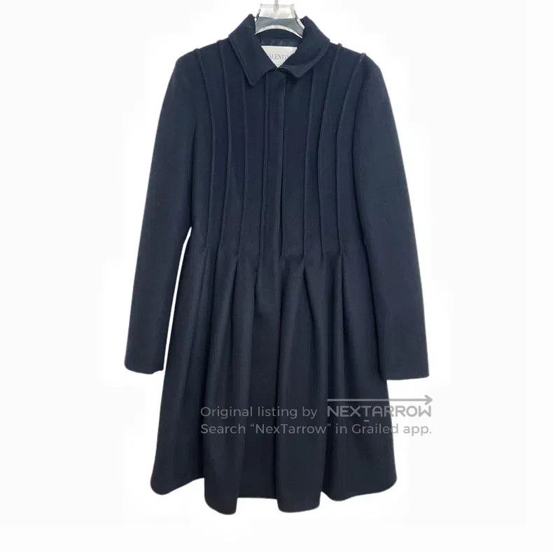 Valentino Valentino Black classic pleated wool coat Size M / US 6-8 / IT 42-44 - 1 Thumbnail