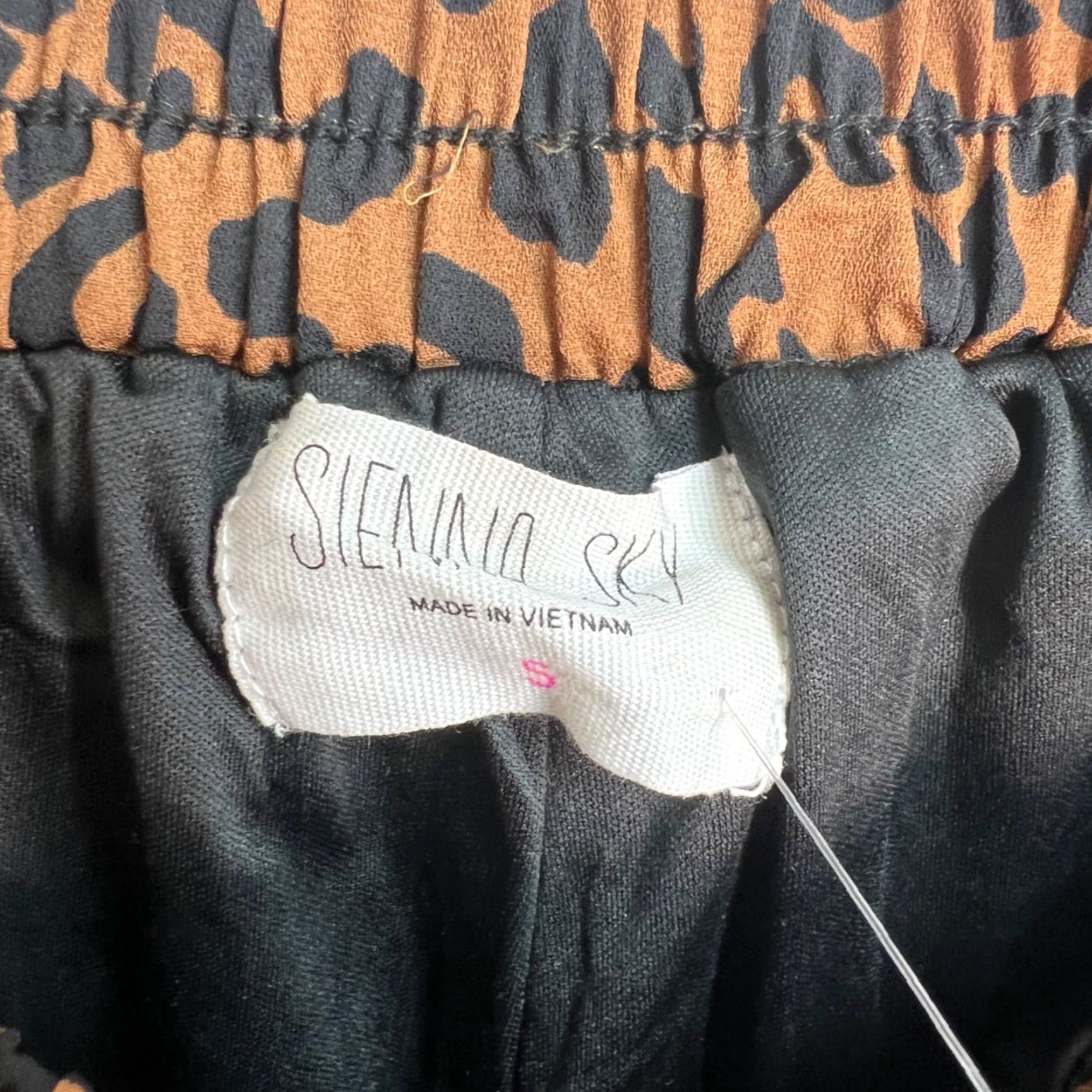 Vintage Sienna Sky Womens Small Brown & Black Leopard Print Ruffle Hem Shorts NEW! Size 28" / US 6 / IT 42 - 3 Thumbnail