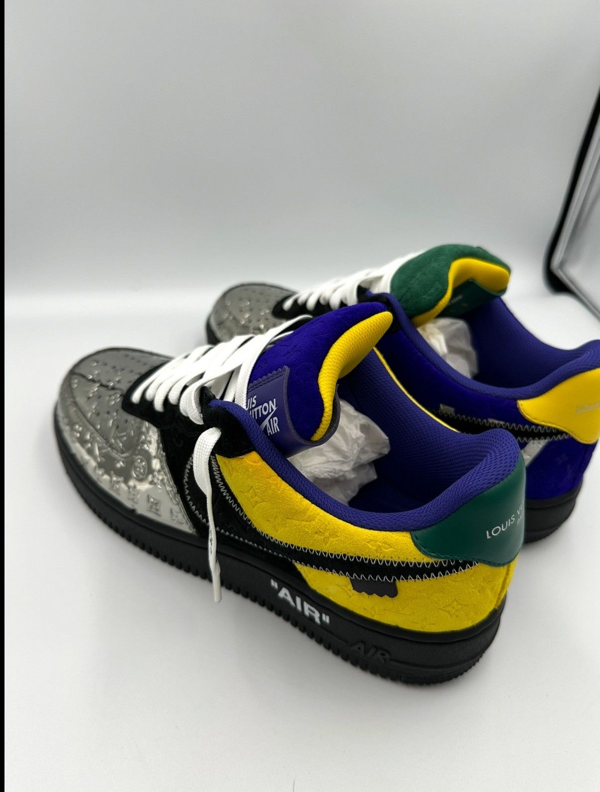 Louis Vuitton Louis Vuitton x Nike Air Force Size US 8 / EU 41 - 13 Thumbnail