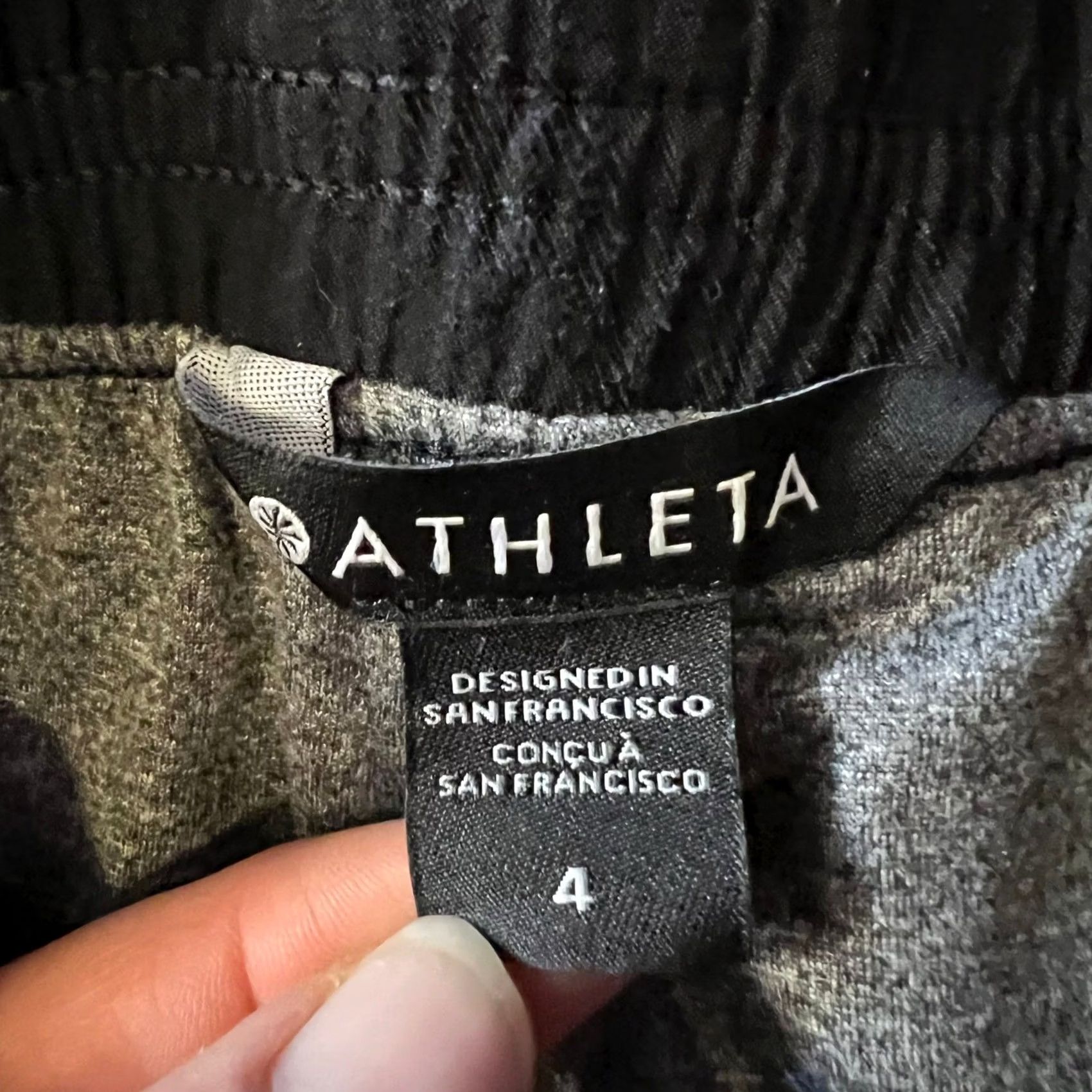 Athleta Athleta Pants Womens 4 Black High Rise Brooklyn Lined Camo Jogger 985549 Size 27" / US 4 / IT 40 - 5 Thumbnail