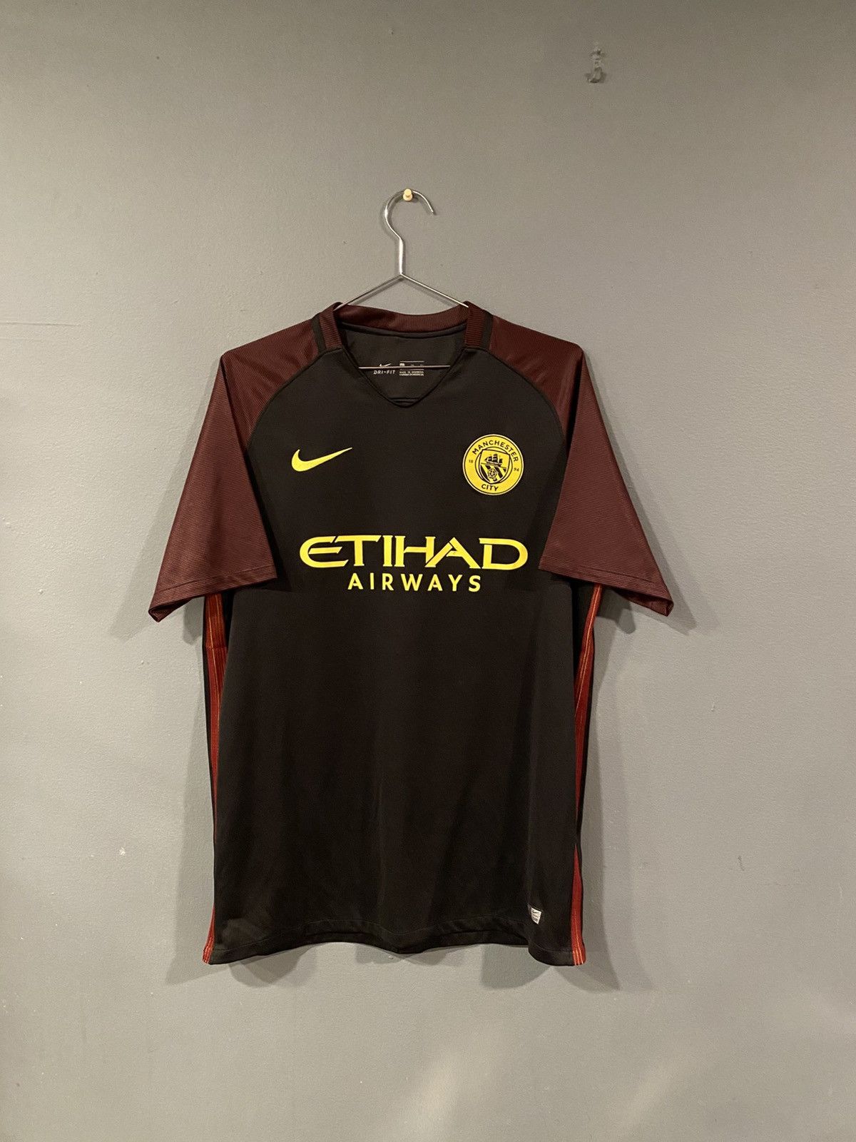 Nike Nike Manchester City Kun Agüero #10 Soccer Jersey Size US L / EU 52-54 / 3 - 2 Thumbnail