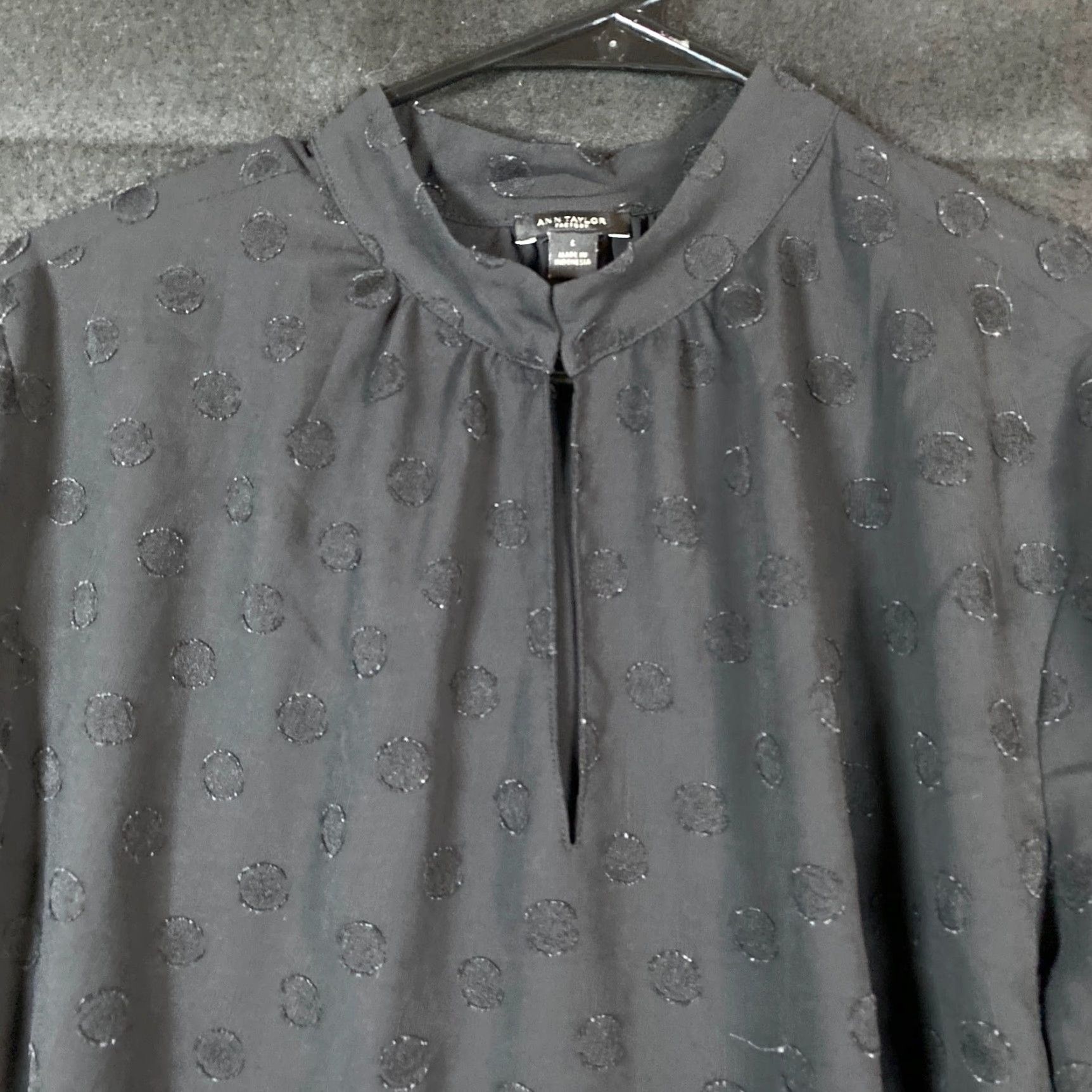 Ann Taylor Ann Taylor Factory Blouse Womens Black Polka Dot Long Sleeve Sheer Cutout Large Size L / US 10 / IT 46 - 2 Thumbnail