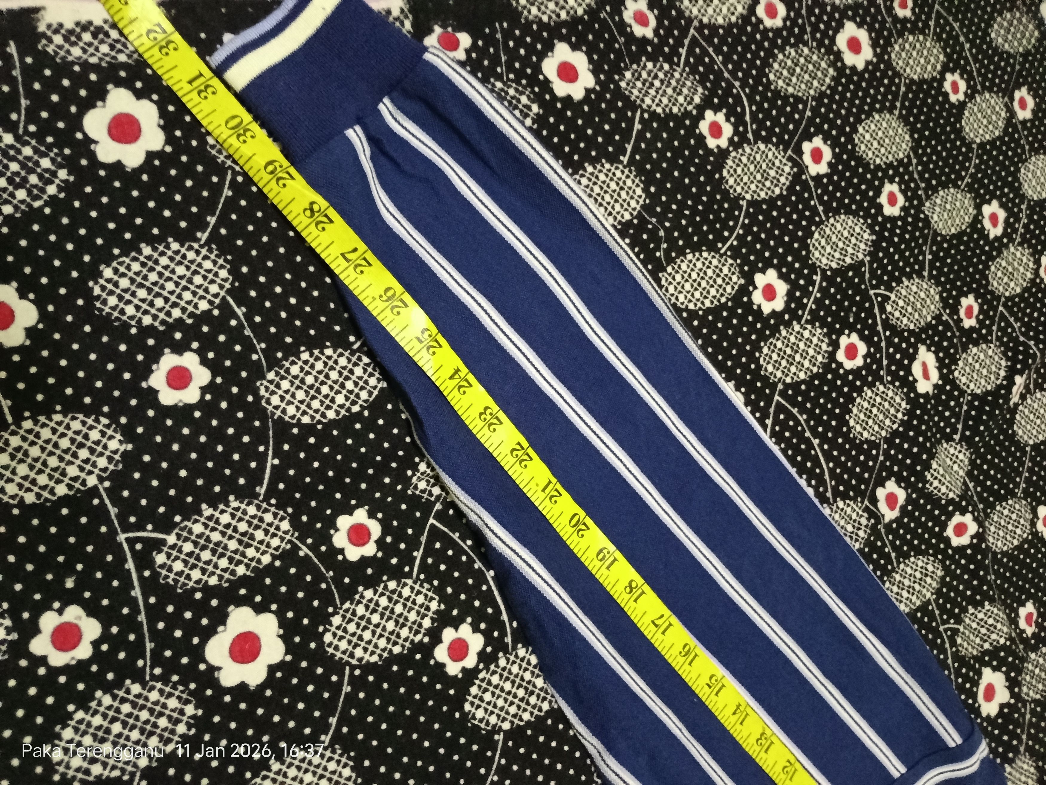Vintage Santan world longslevee Size US L / EU 52-54 / 3 - 5 Thumbnail