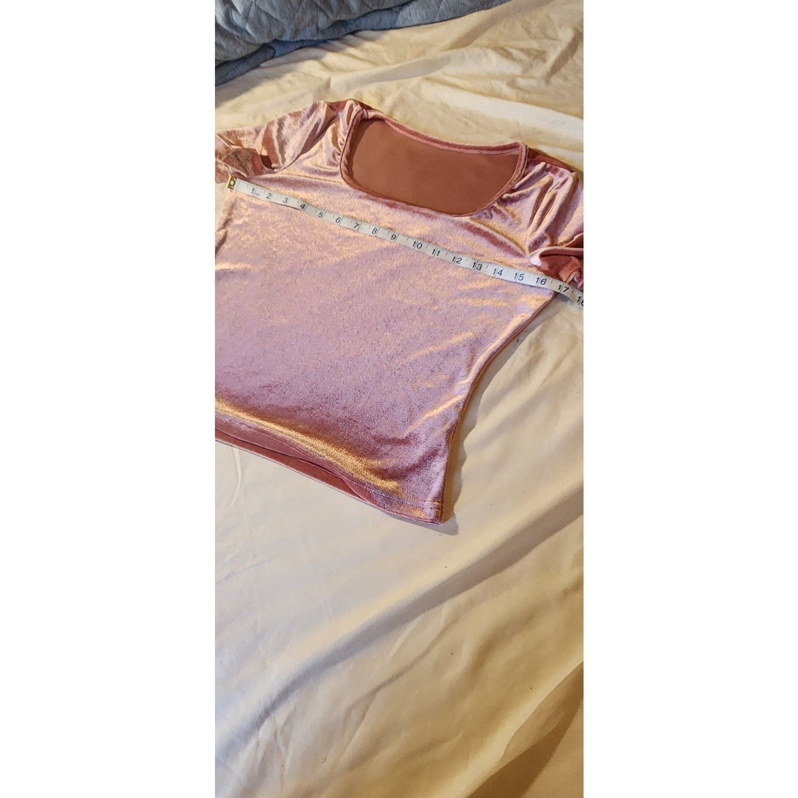 Shein Shein Pink Velvet Crop top Womens size Small Scoop neck Y2K Size S / US 4 / IT 40 - 7 Thumbnail