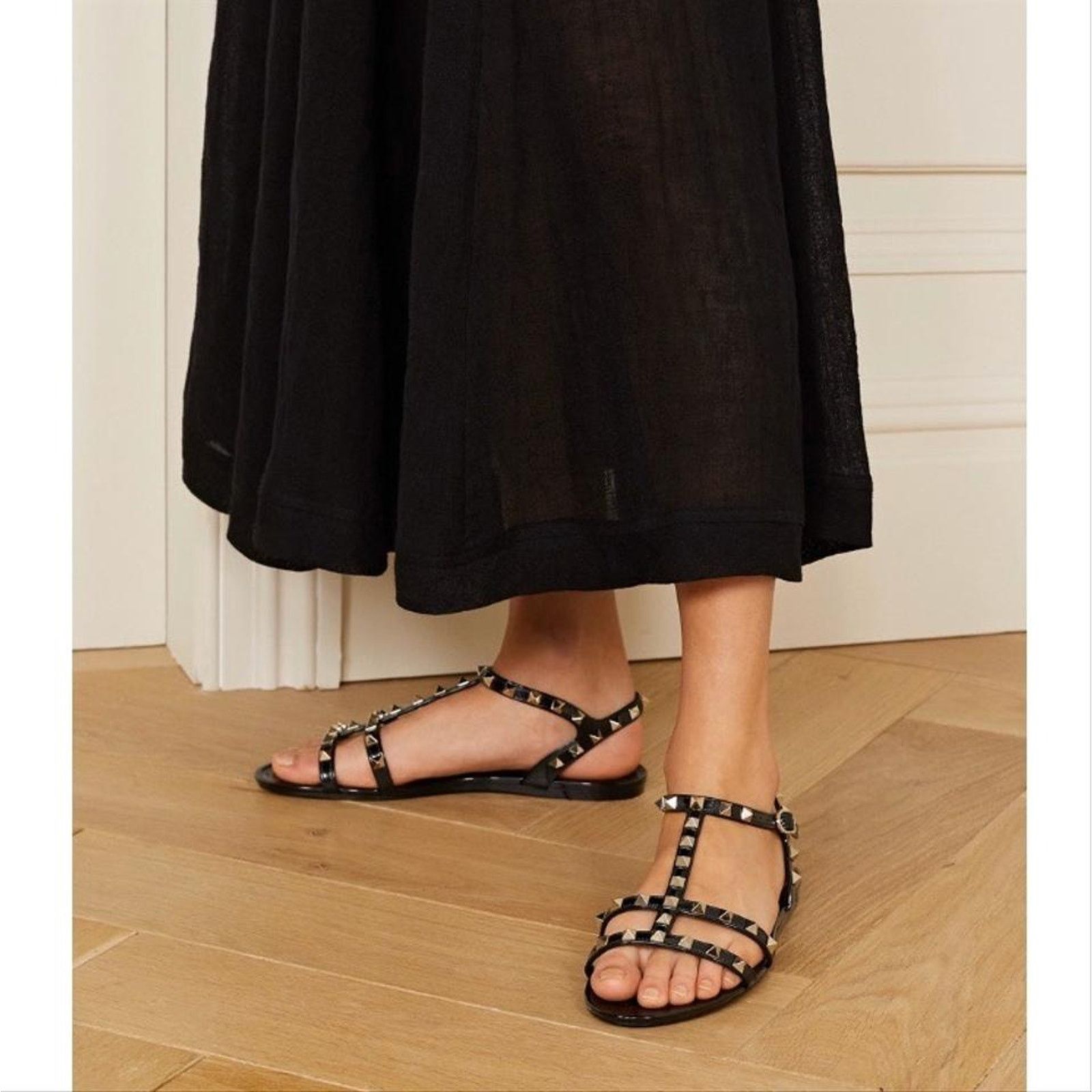 Valentino VALENTINO GARAVANI Rockstud rubber sandals Size US 6 / IT 36 - 2 Thumbnail