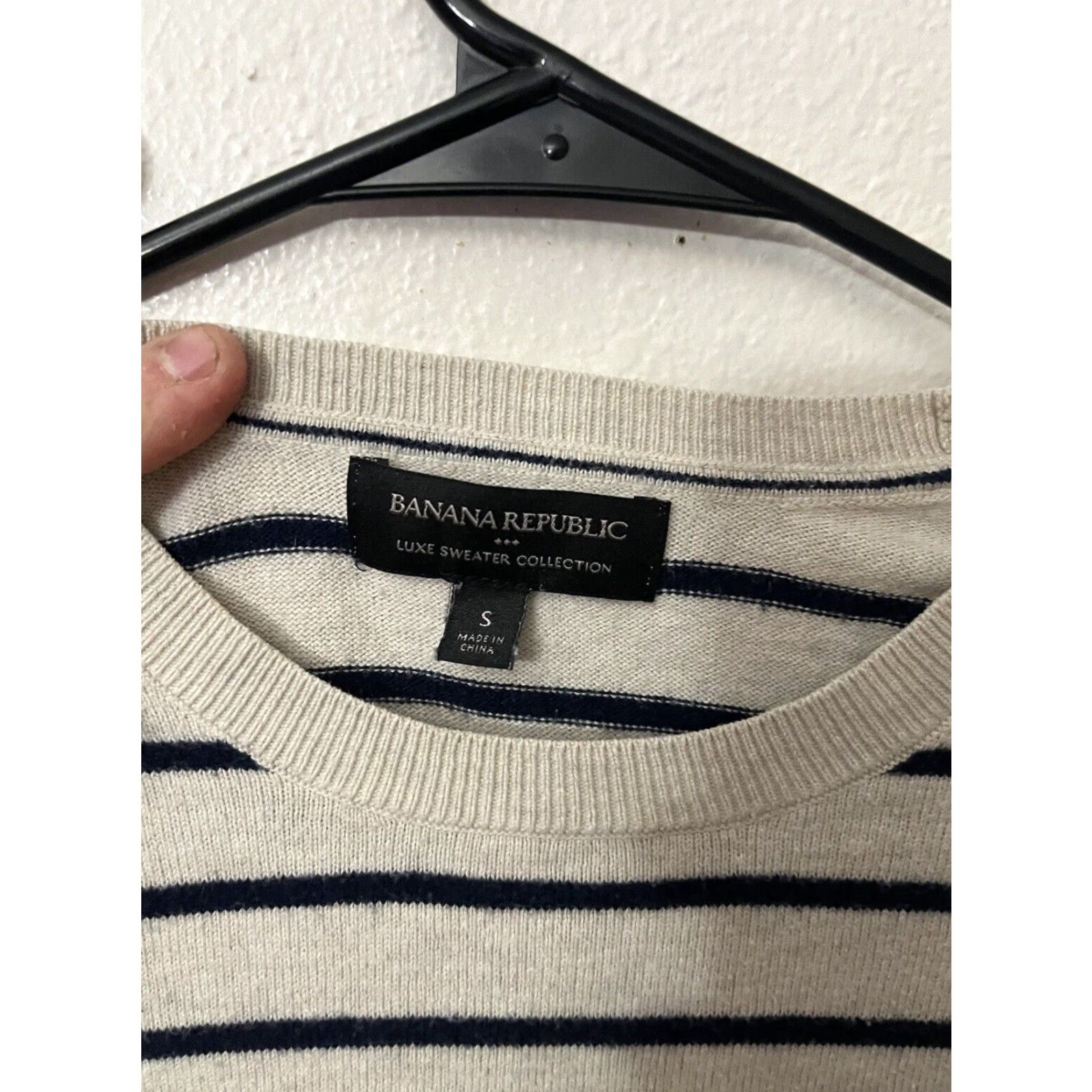 Banana Republic Banana Republic Luxe Sweater Collection Multicolor Striped Mens Small V-Neck Pullover Classic Preppy Size US S / EU 44-46 / 1 - 3 Thumbnail