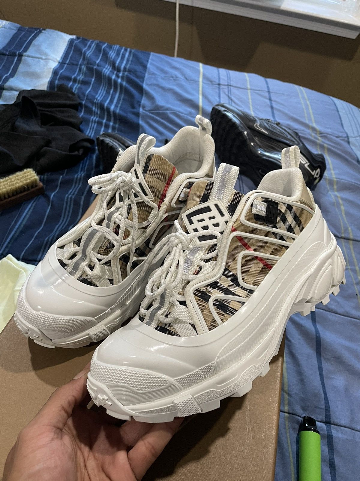 Burberry Burberrys Size US 9.5 / IT 39.5 - 3 Thumbnail