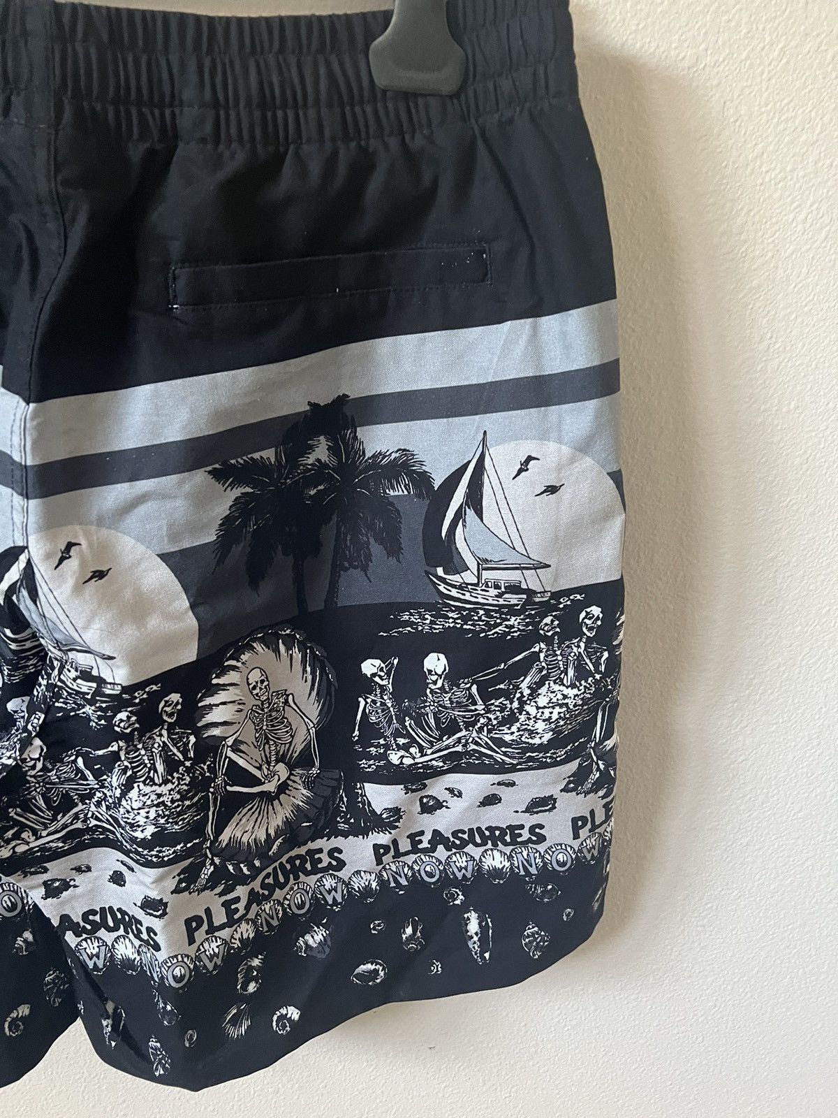 Pleasures Pleasures Skeleton Shorts Size US 34 / EU 50 - 6 Thumbnail