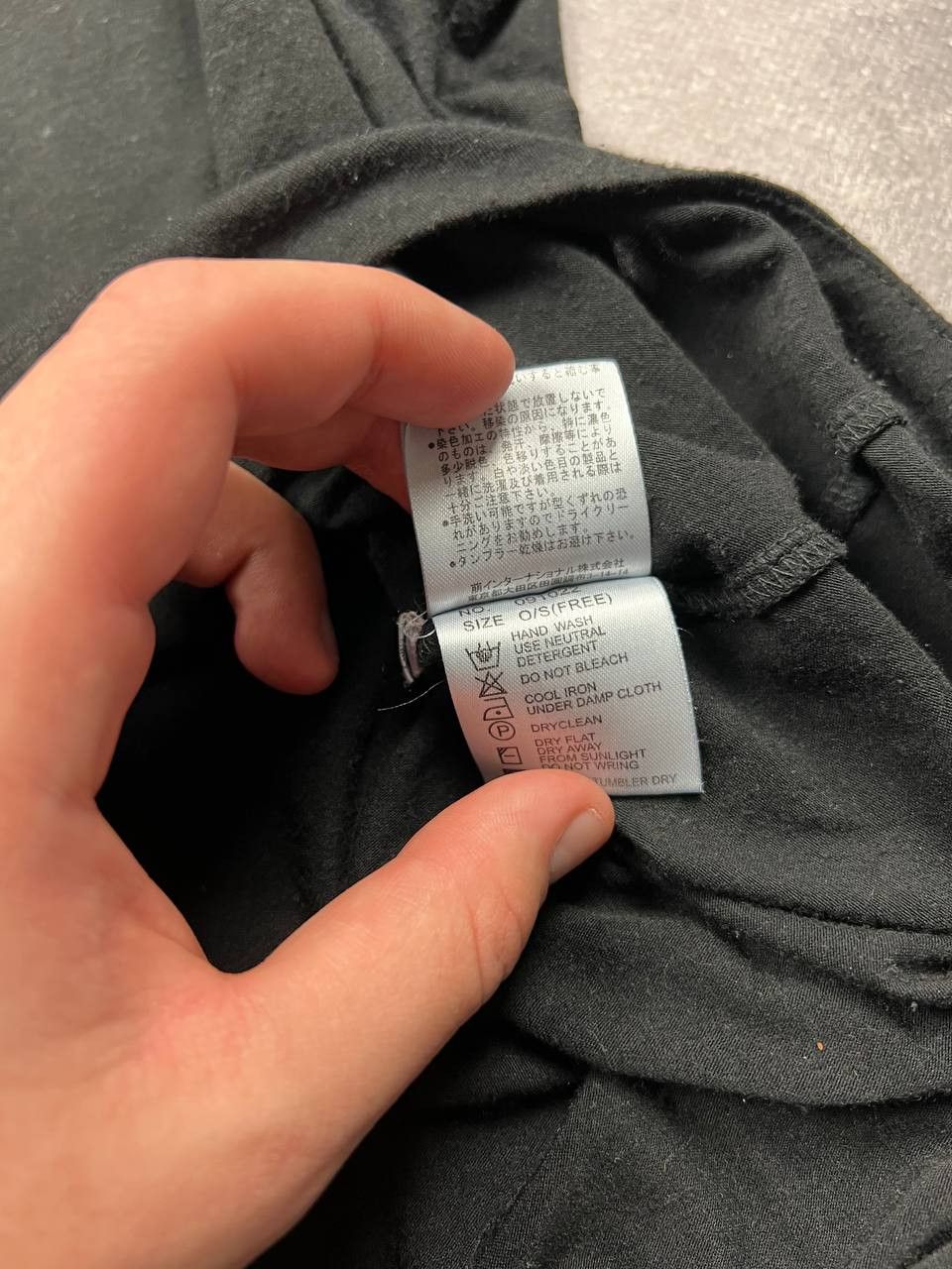 Japanese Brand Moyuru T-Shirt Big Logo Issey Miyake Japanese Style Size US L / EU 52-54 / 3 - 9 Thumbnail