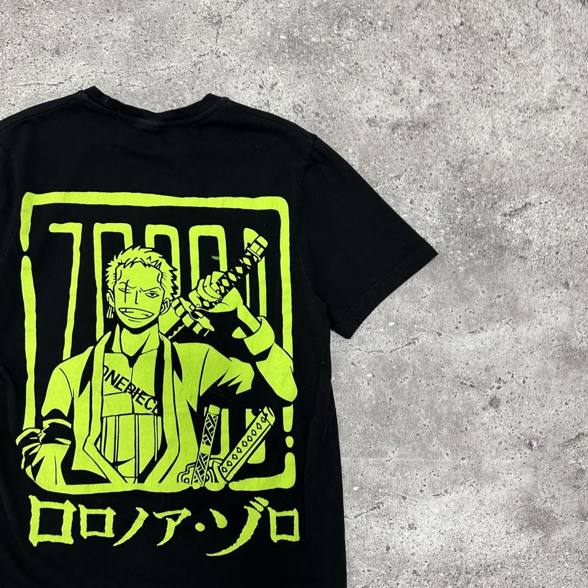 Anime Vintage Y2K Roronoa Zorro One Piece tee Anime Manga Luffy og Size US S / EU 44-46 / 1 - 3 Thumbnail