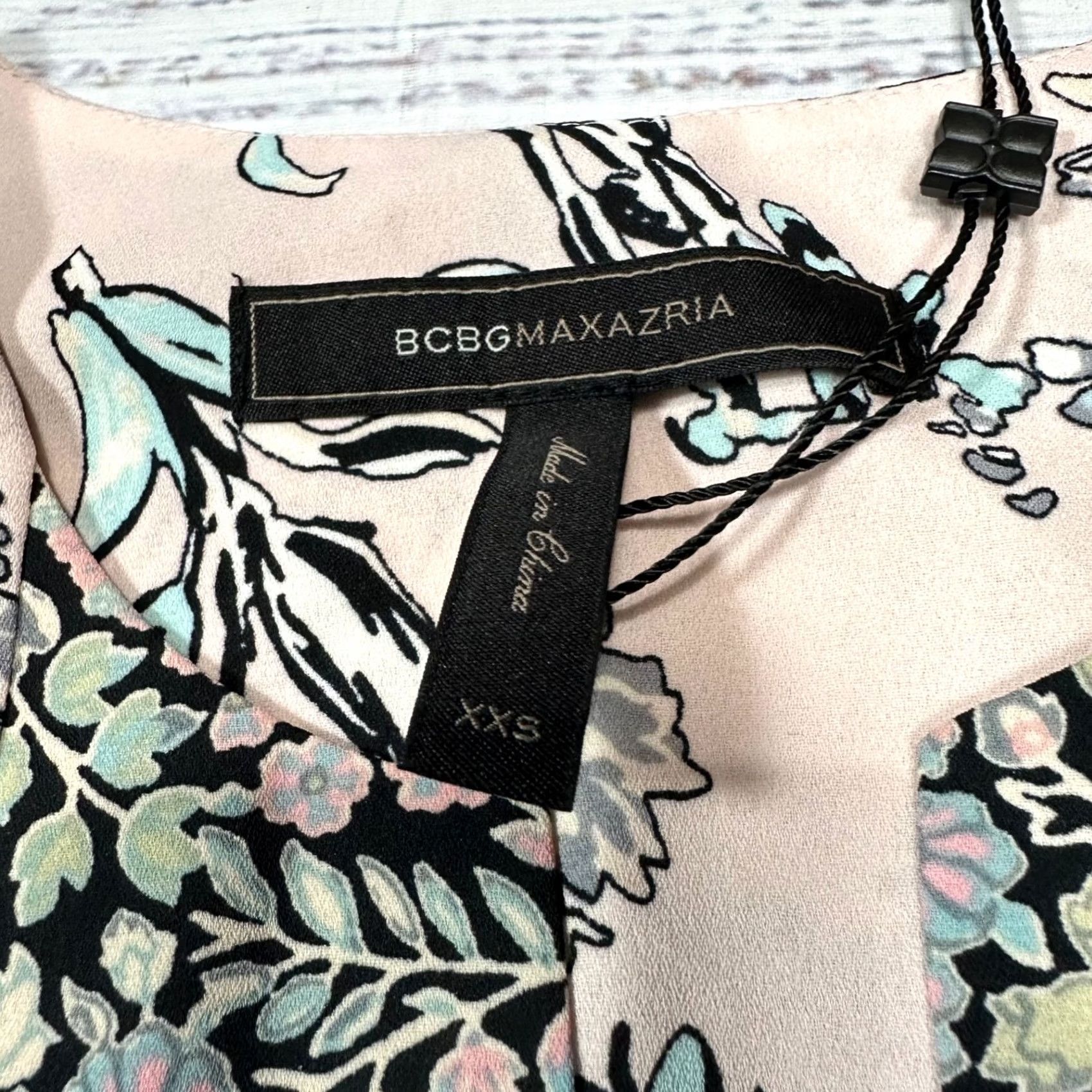 Bcbgmaxazria BCBGMAXAZRIA Womens Tank XS Dusty Rose Multicolor Floral New Vicky Measurements Pink Tank Top Womens XXS - 2XS Size XXS / US 00 / IT 34 - 4 Thumbnail
