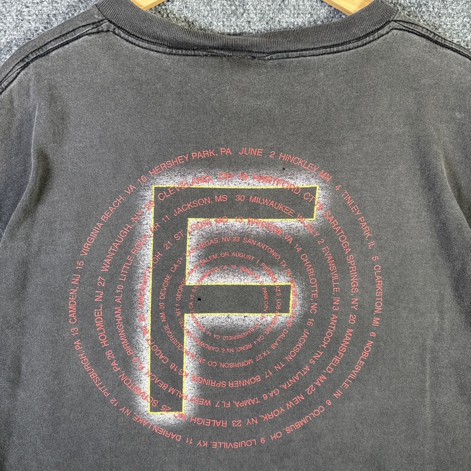 Band Tees Vintage Foreigner Shirt XL Black 90s Band Tee Faded Music Size US XL / EU 56 / 4 - 6 Thumbnail
