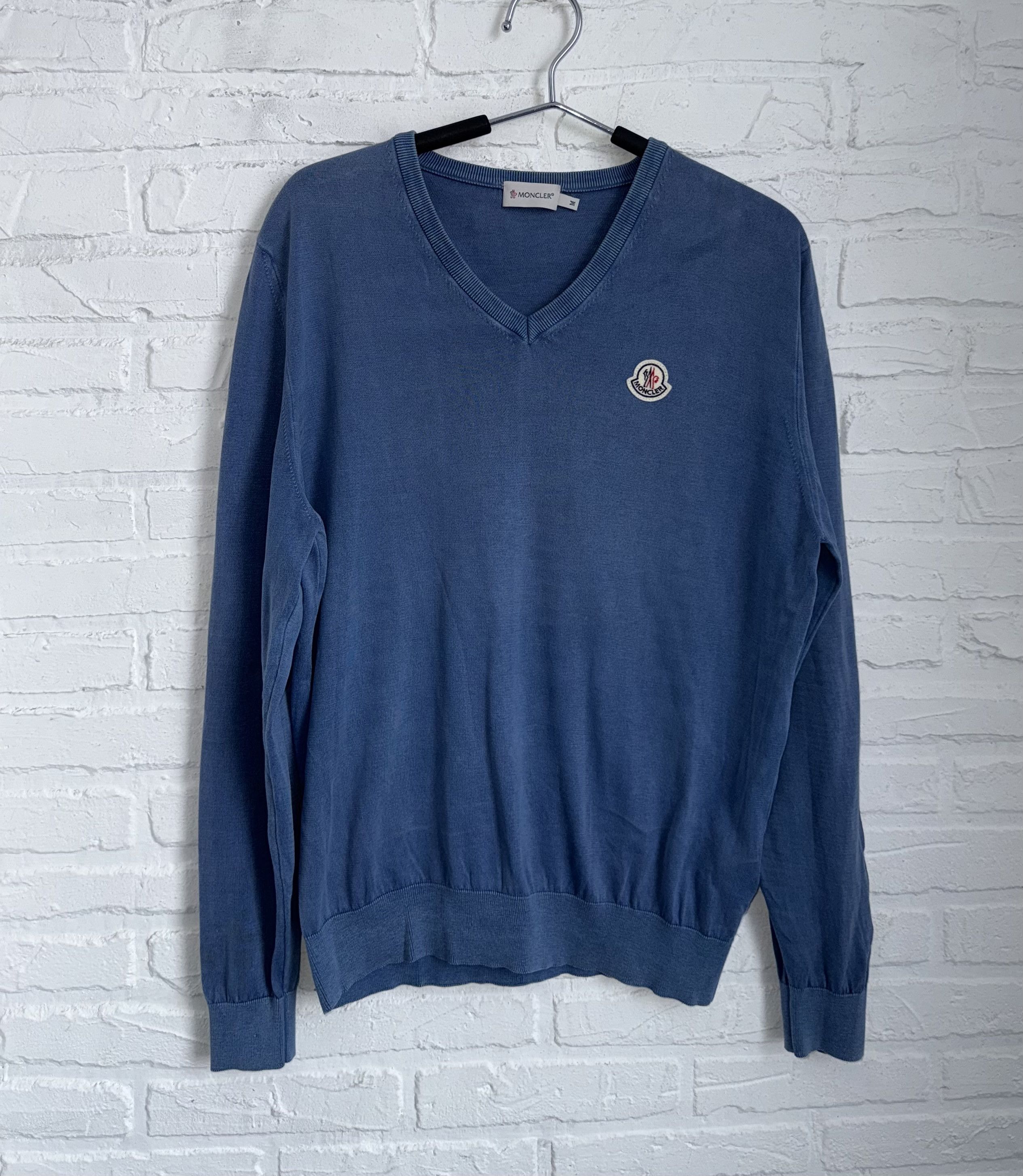 Moncler Moncler maglione tricot scollo A V-neck Garment Dye jumper Size US M / EU 48-50 / 2 - 1 Thumbnail