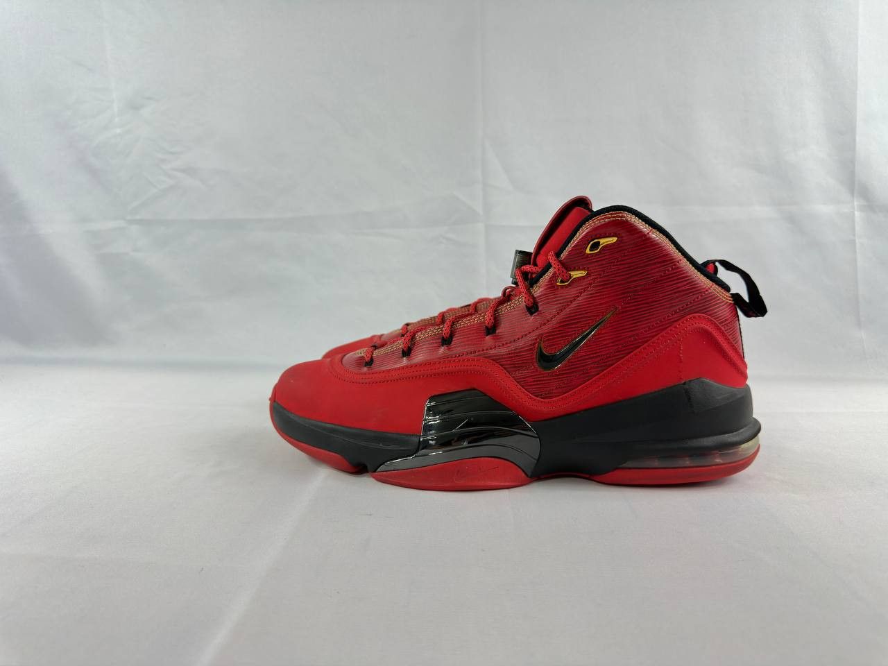 Nike Nike Air Pippen 6 University Red 2015 Size US 13 / EU 46 - 6 Thumbnail
